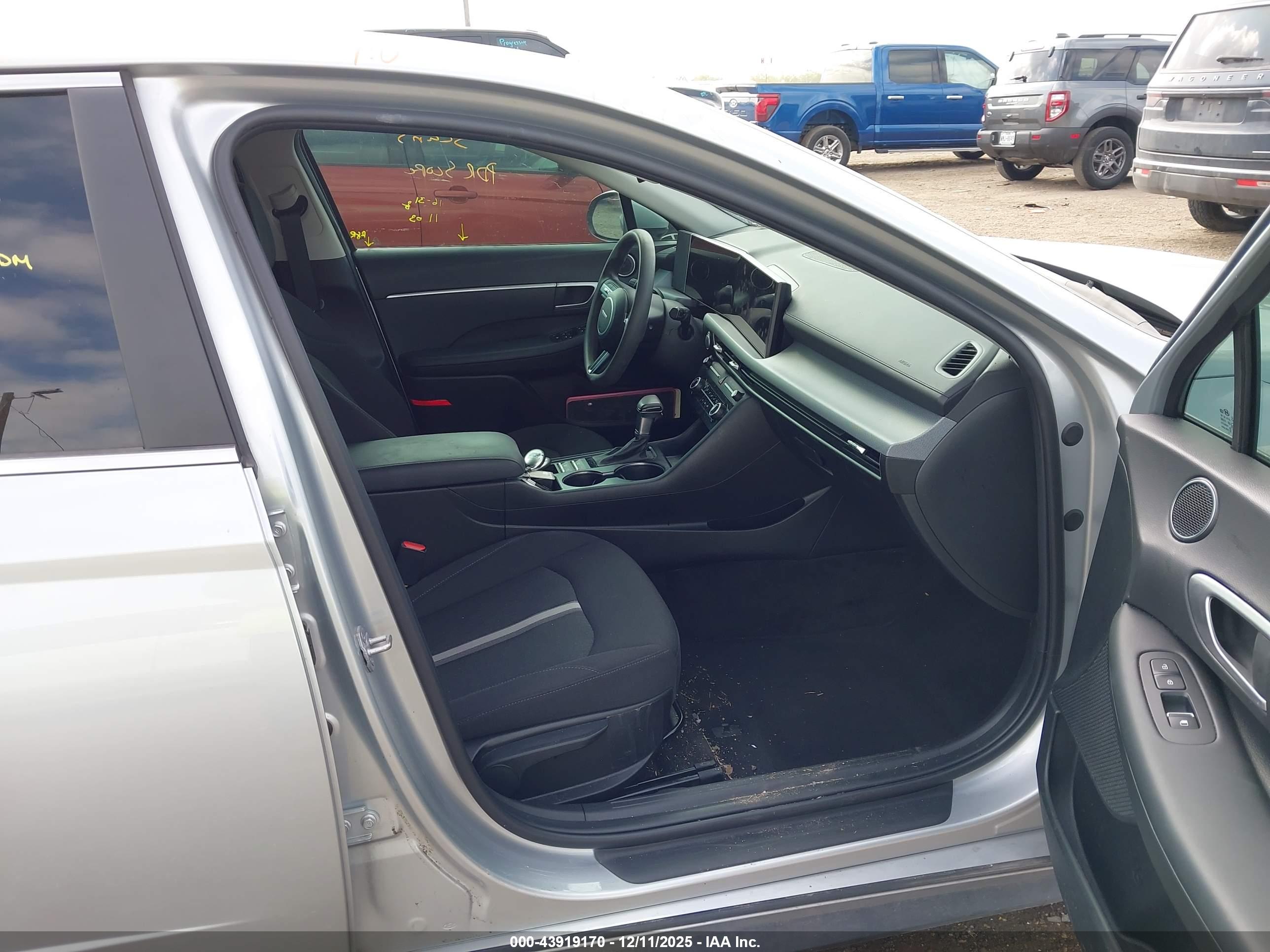 HYUNDAI SONATA image 5
