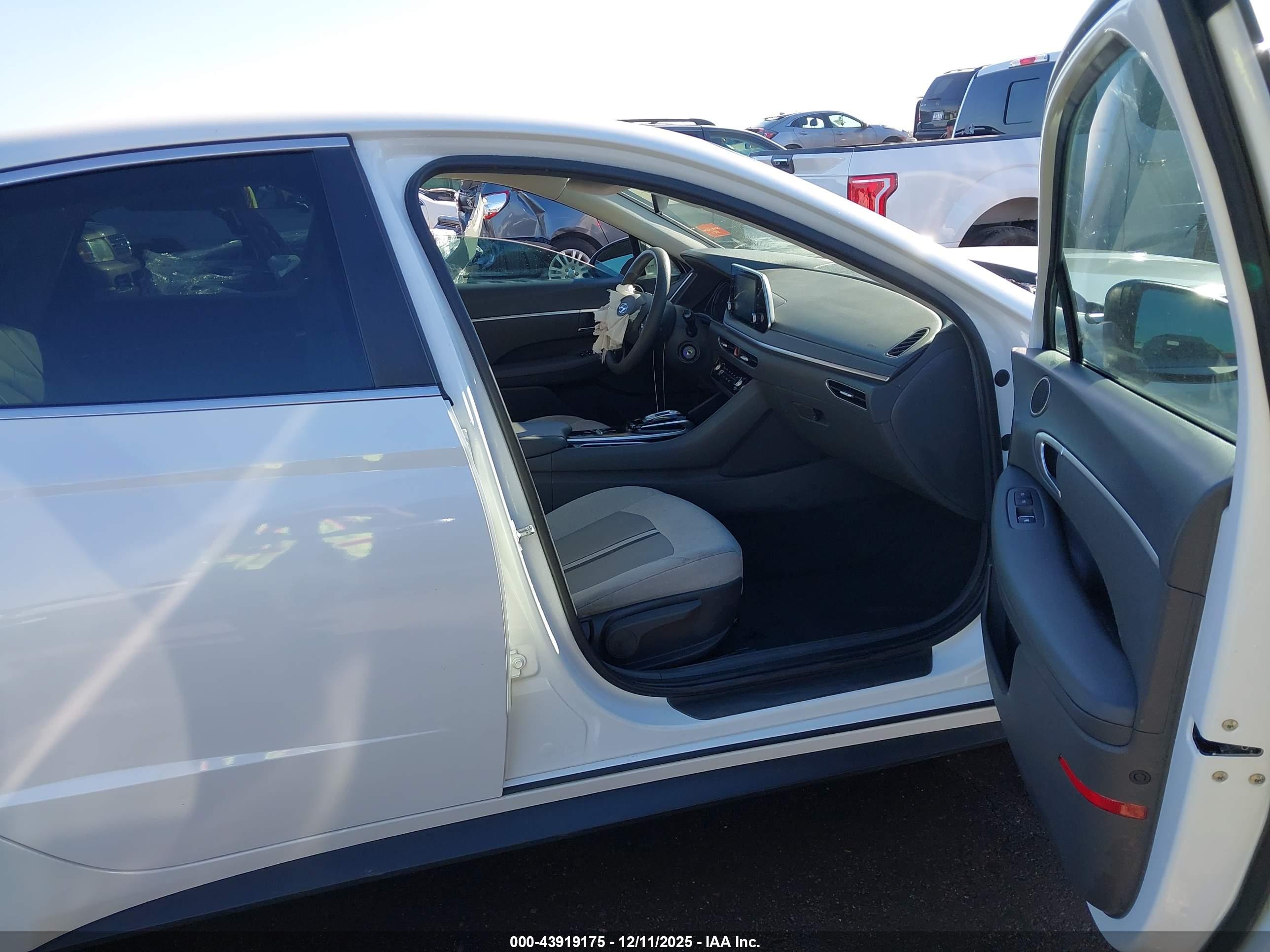 HYUNDAI SONATA image 5