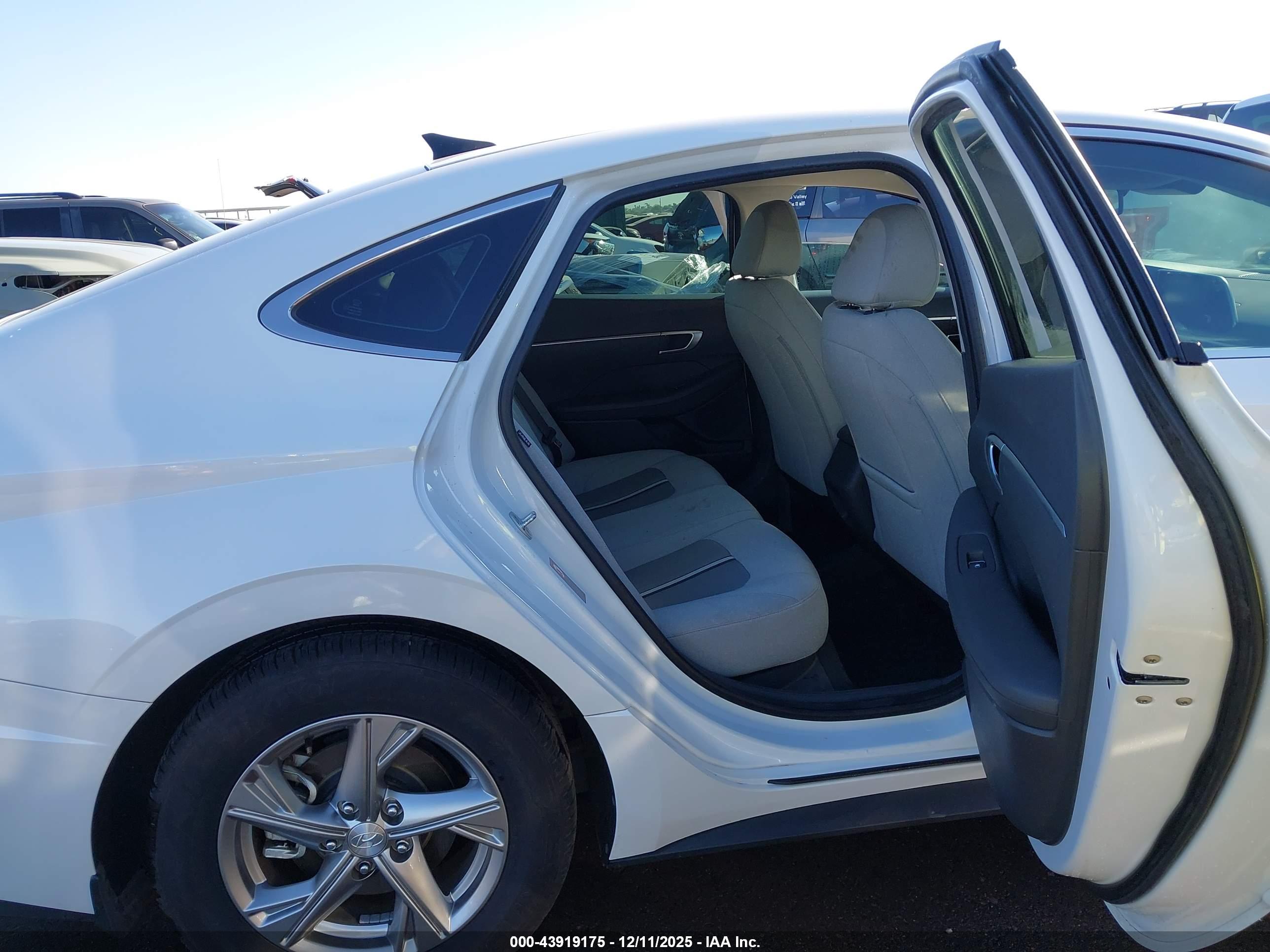 HYUNDAI SONATA image 8