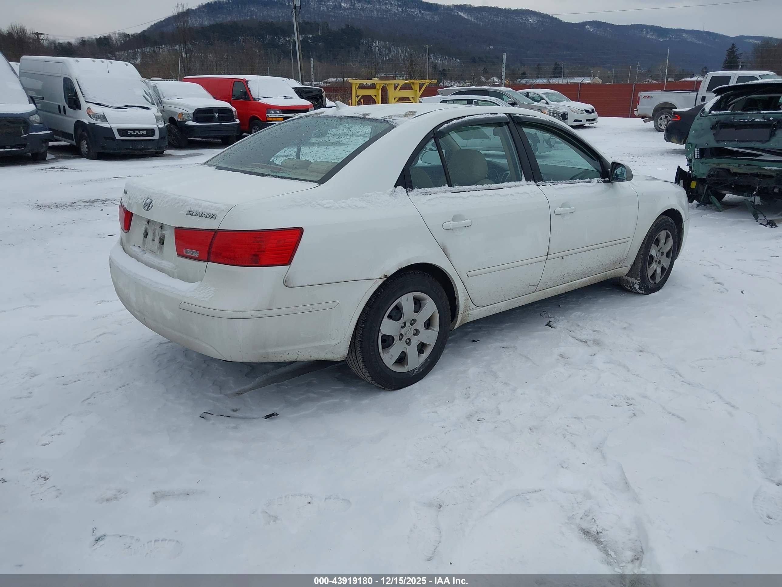 HYUNDAI SONATA image 4