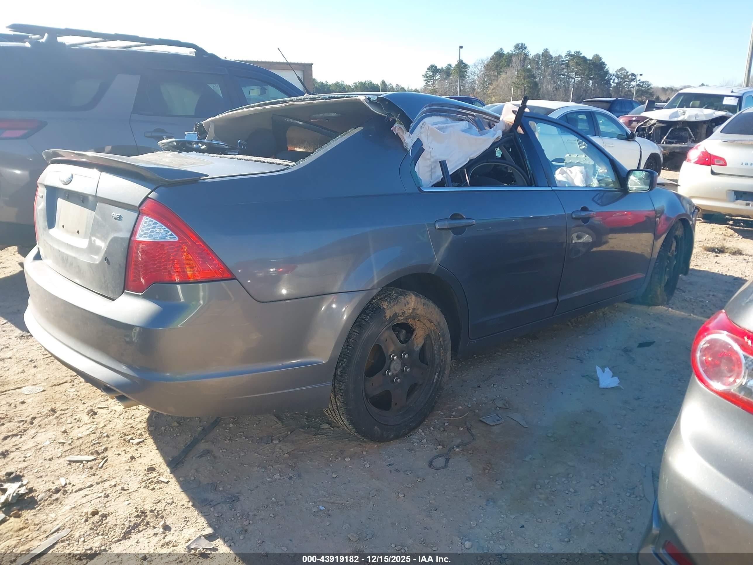 FORD FUSION image 4