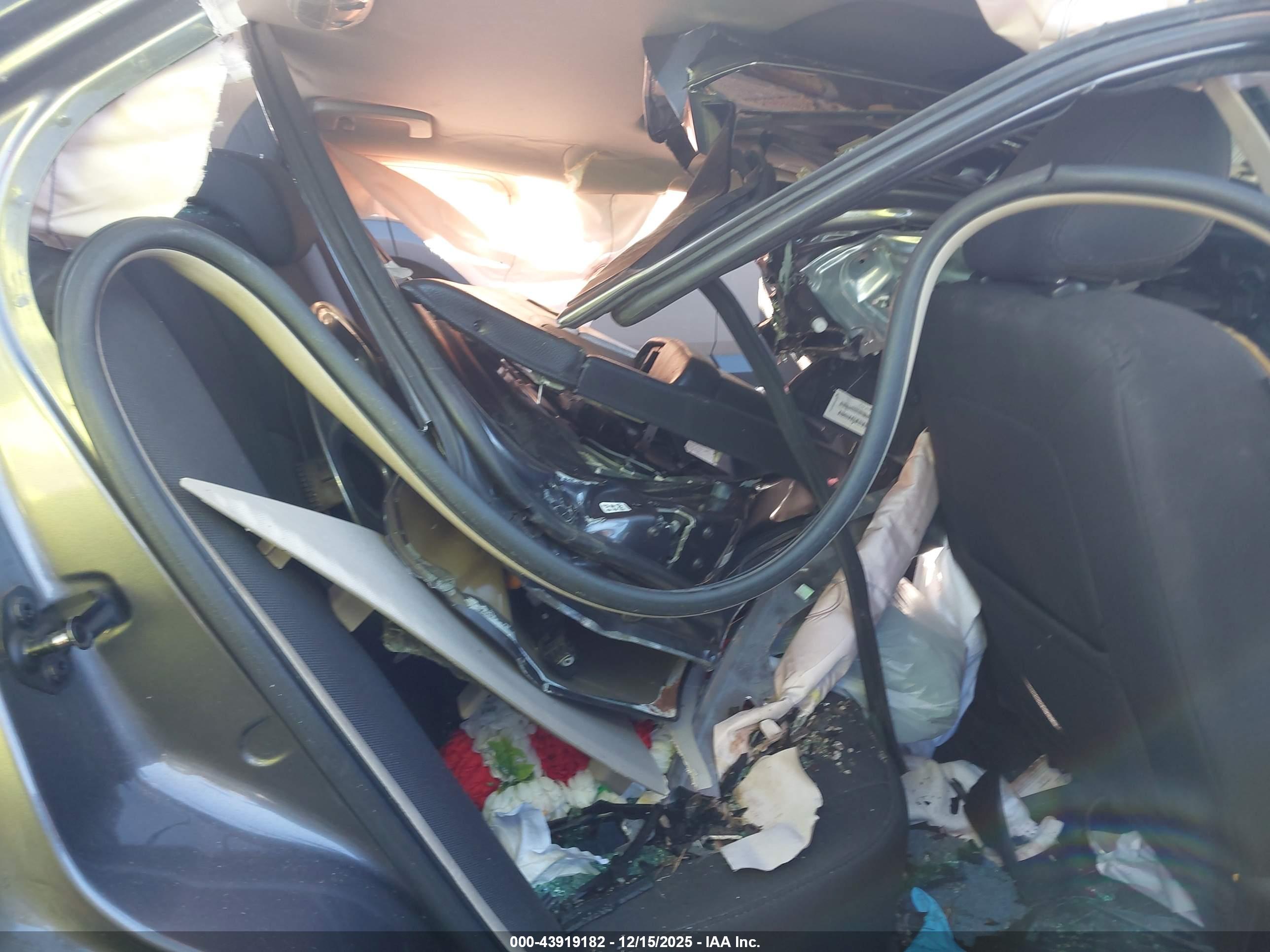 FORD FUSION image 8