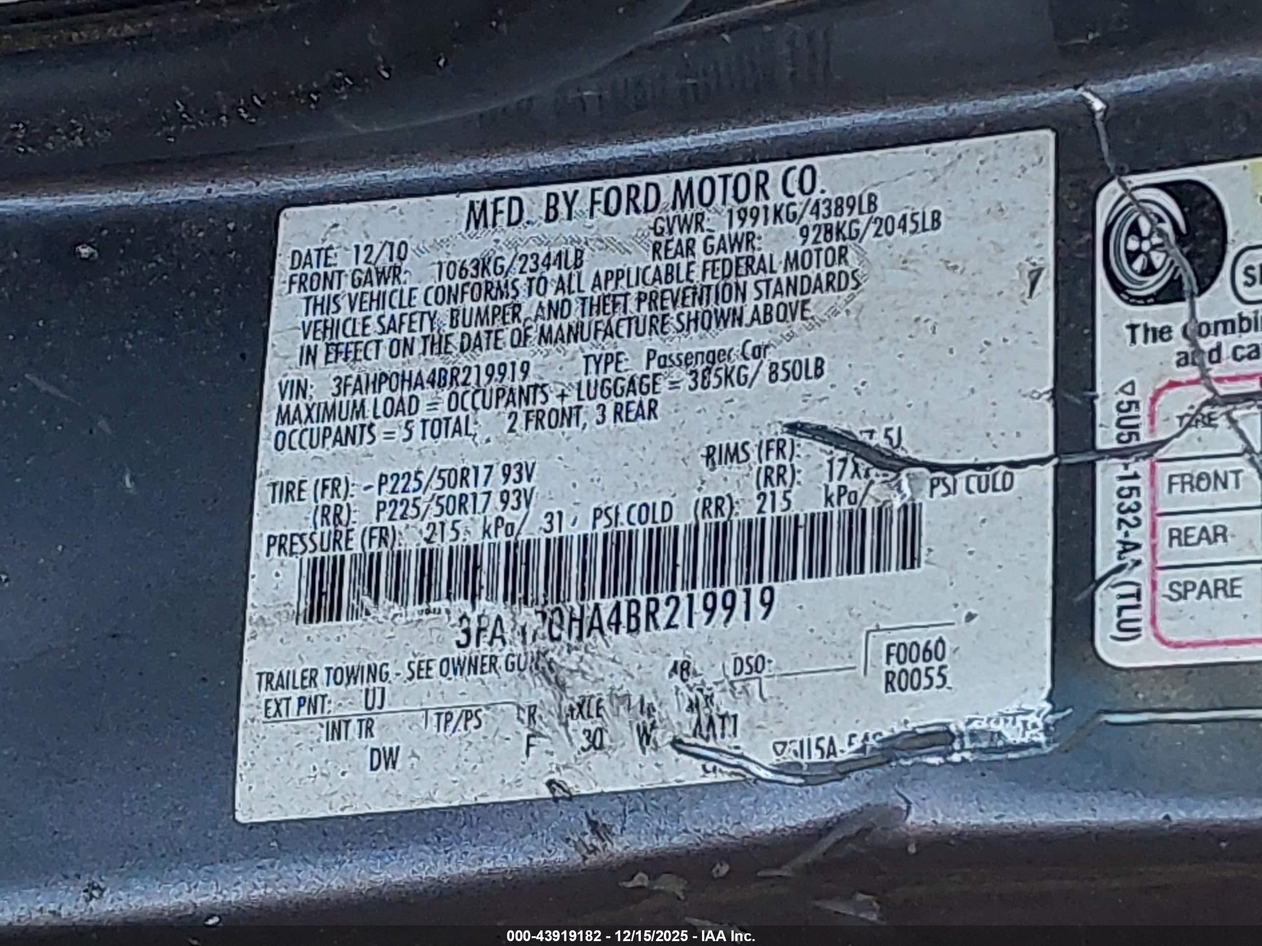 FORD FUSION image 9