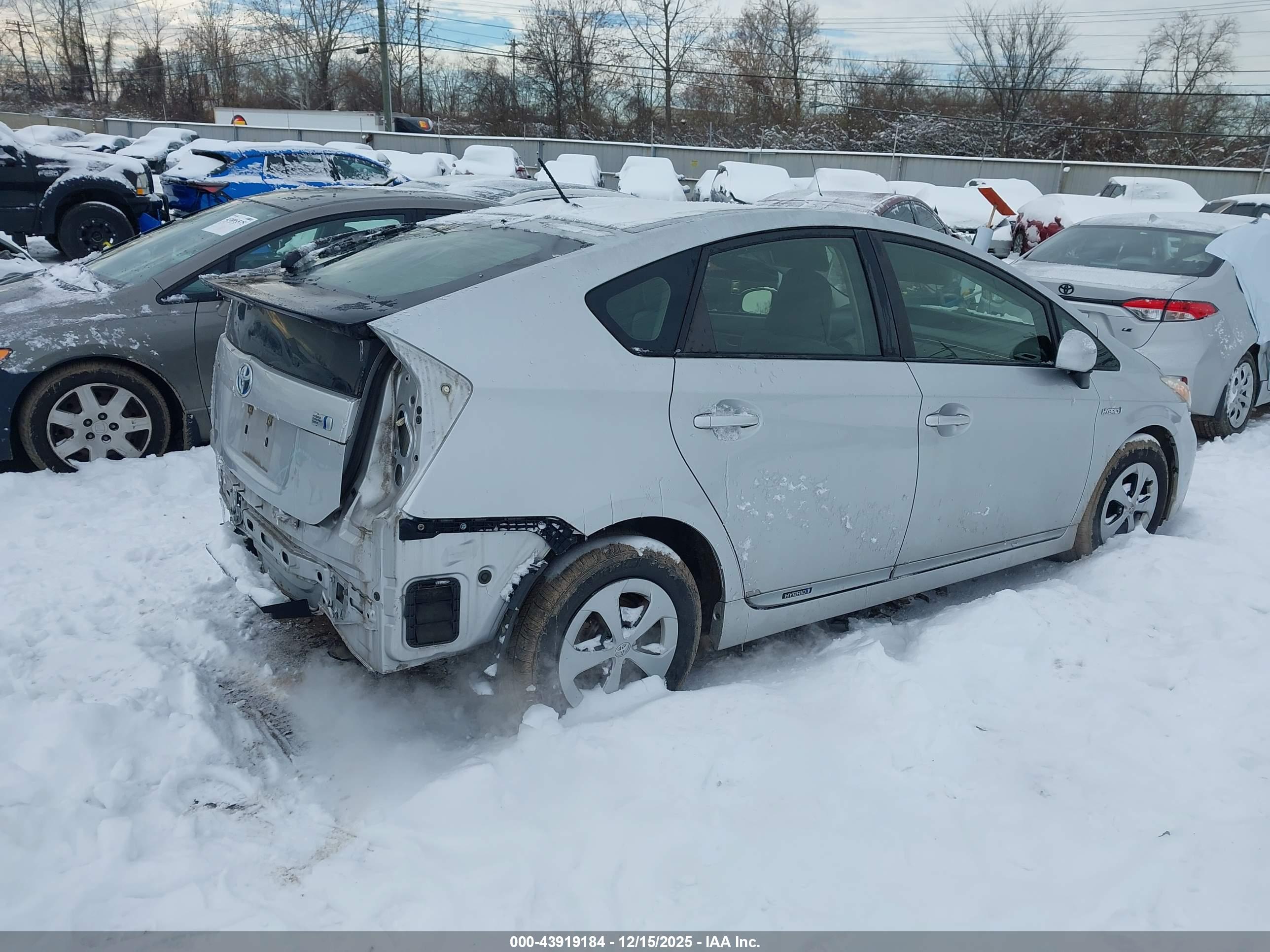 TOYOTA PRIUS image 4