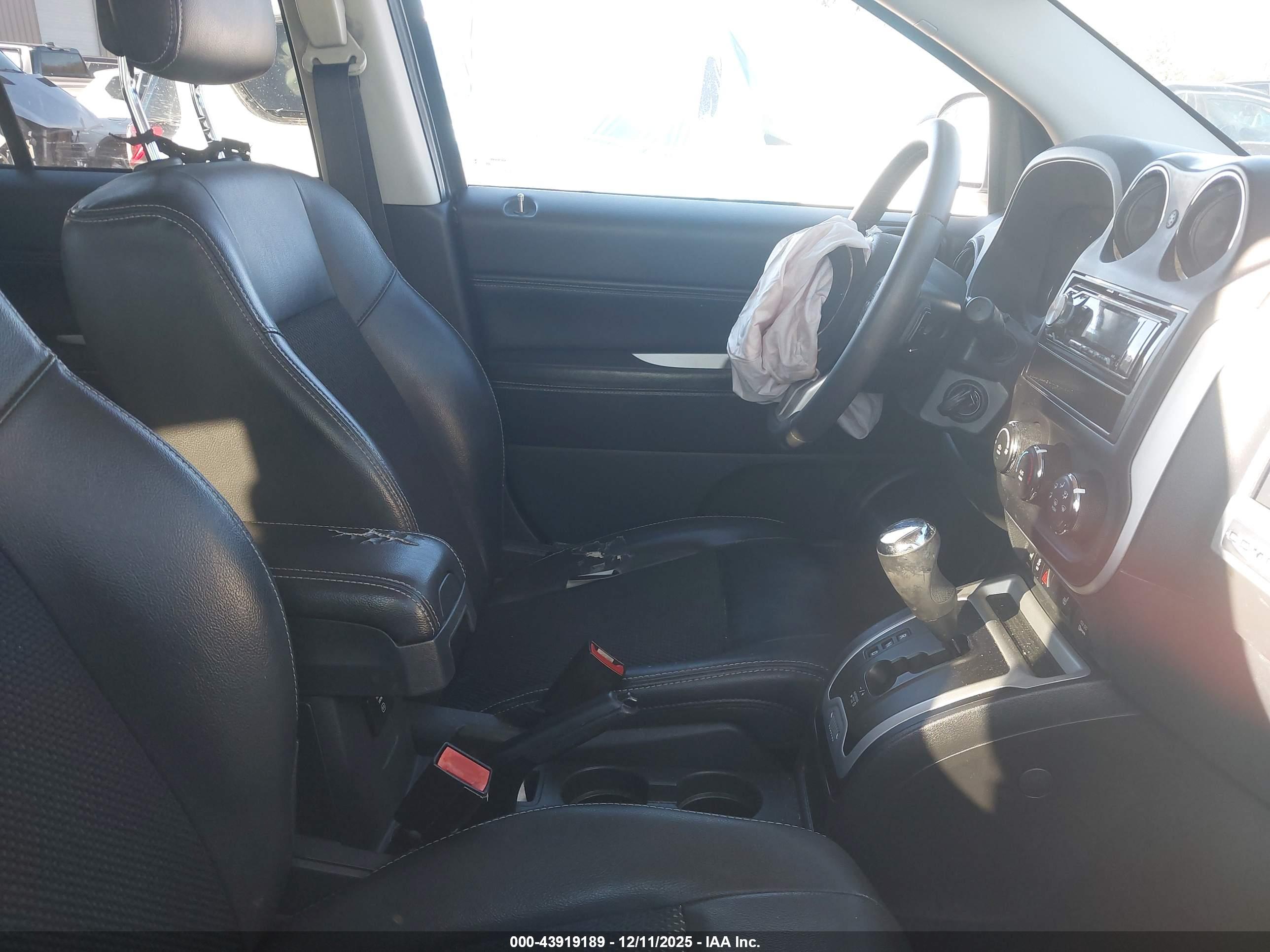 JEEP COMPASS image 5