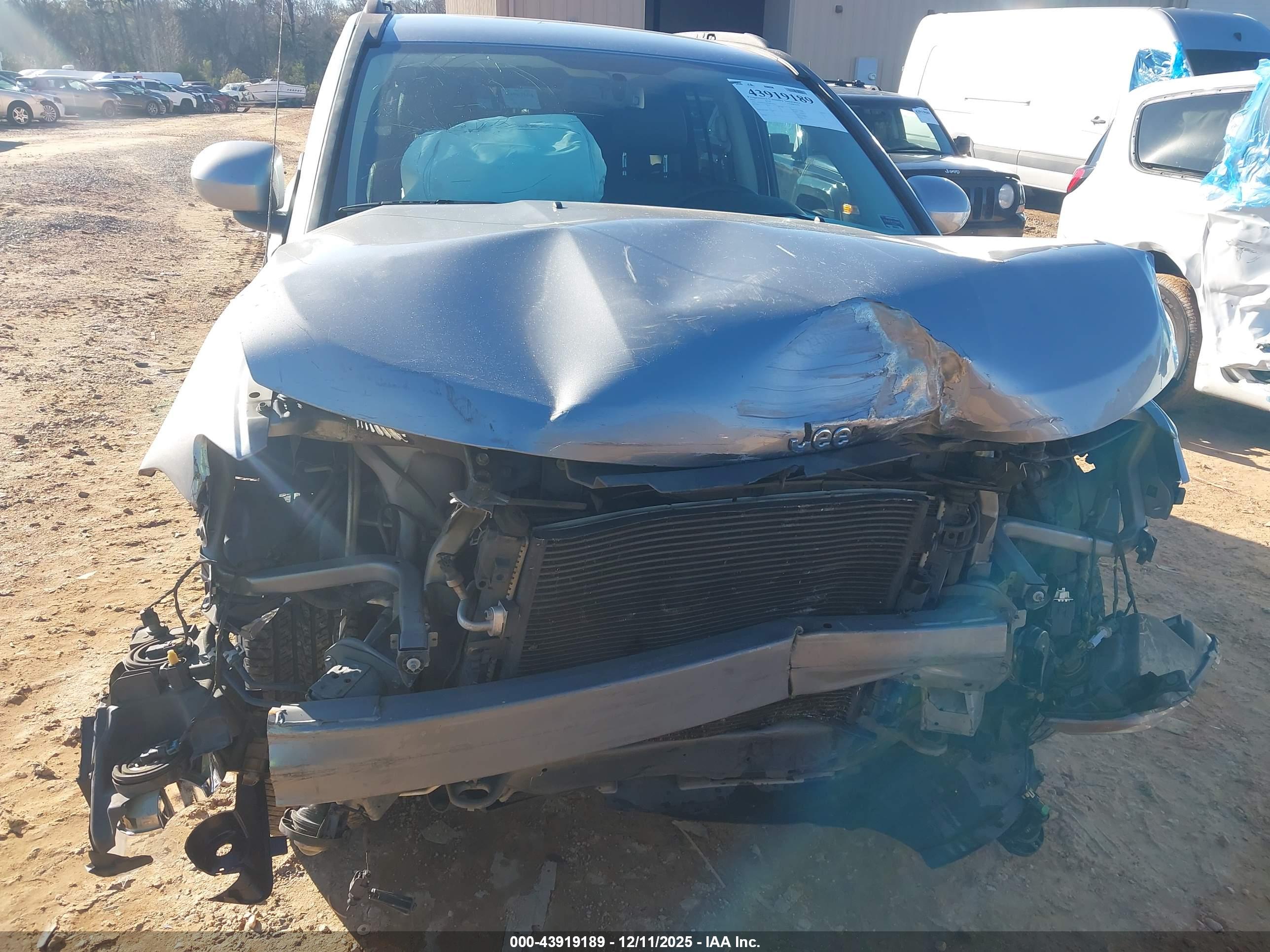 JEEP COMPASS image 6