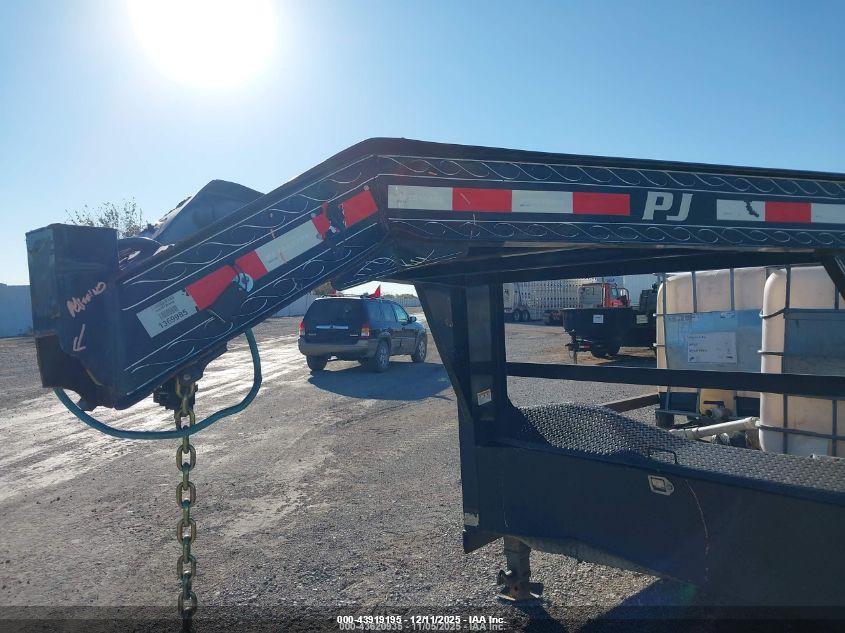 PJ TRAILERS image 10