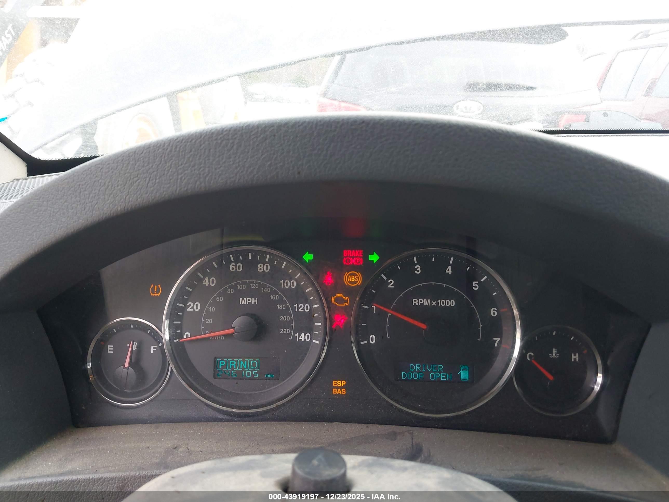 JEEP GRAND image 7