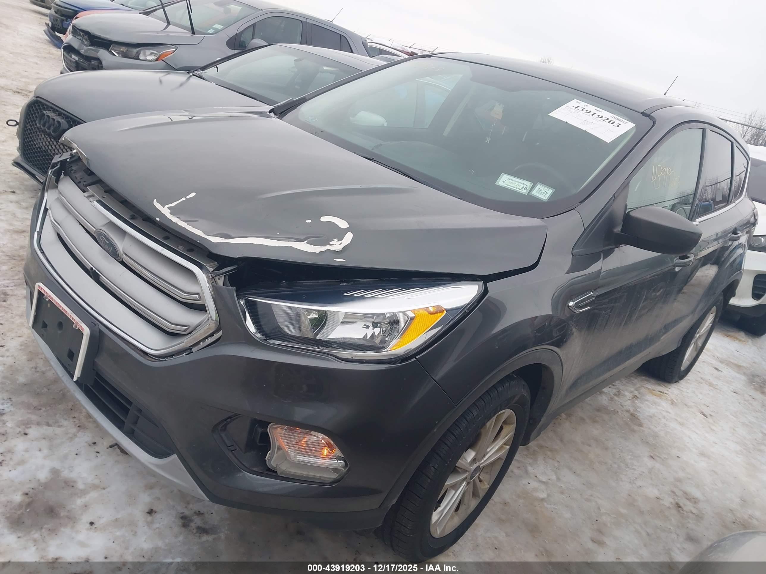 FORD ESCAPE image 2