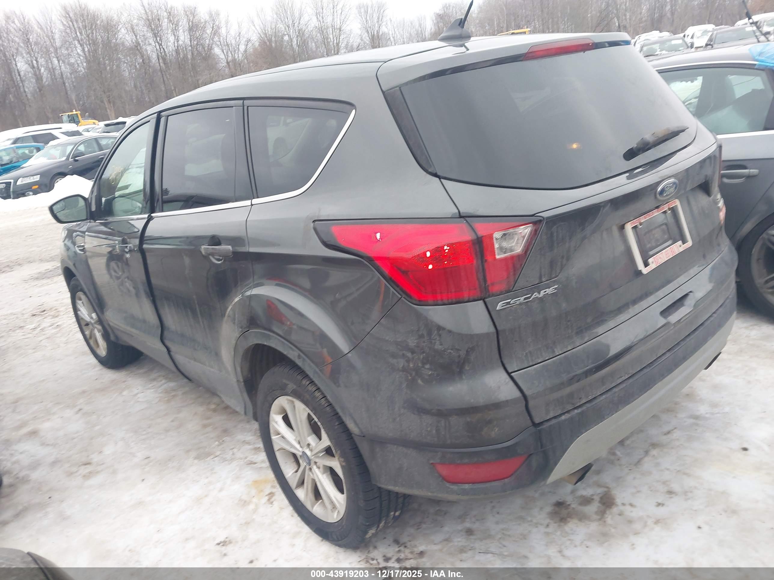 FORD ESCAPE image 3