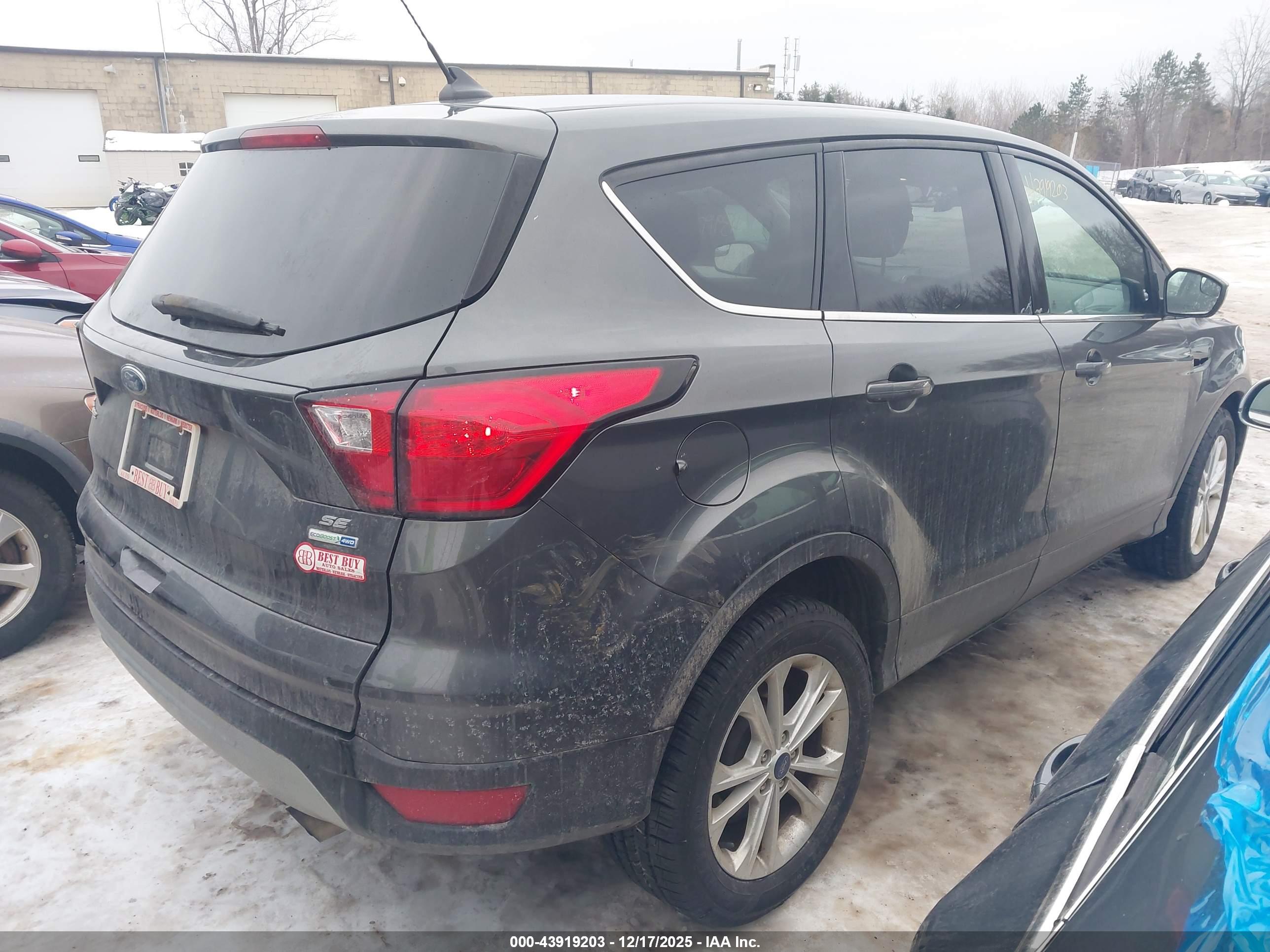 FORD ESCAPE image 4