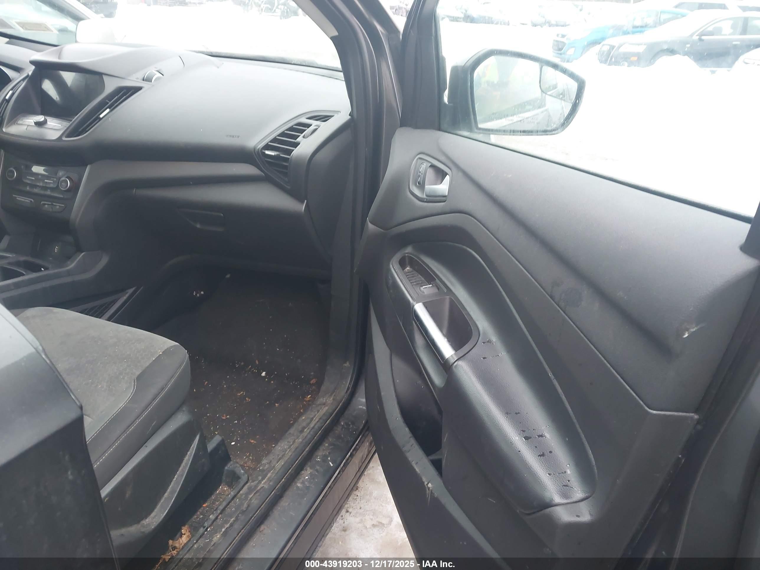 FORD ESCAPE image 5