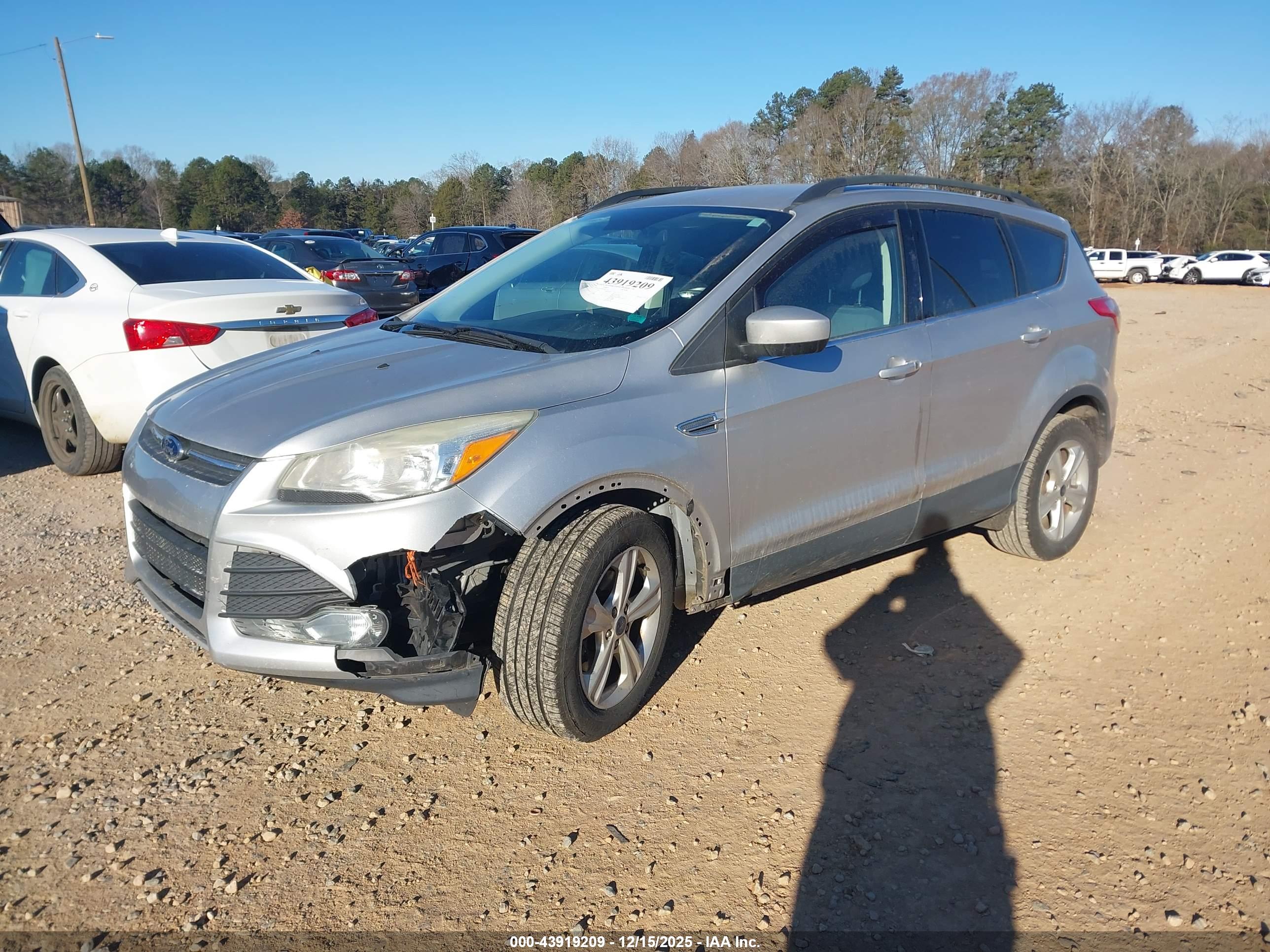 FORD ESCAPE image 2
