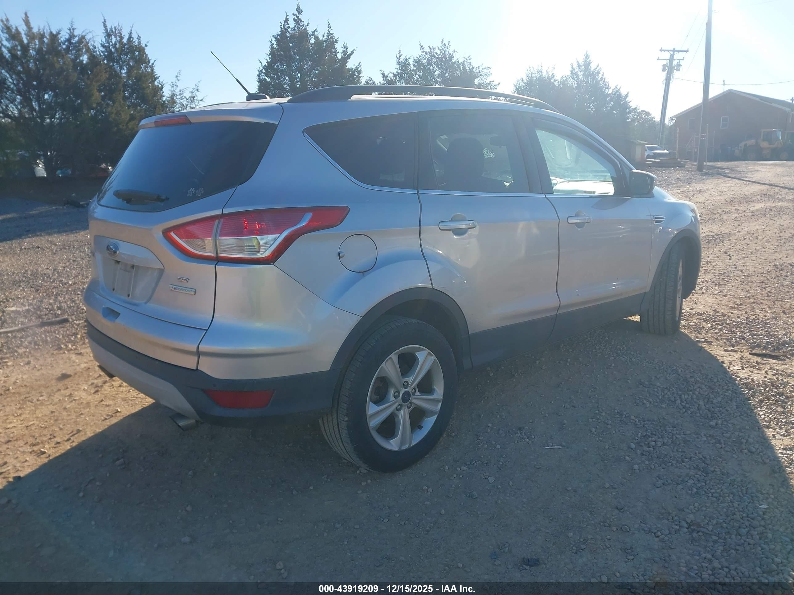 FORD ESCAPE image 4