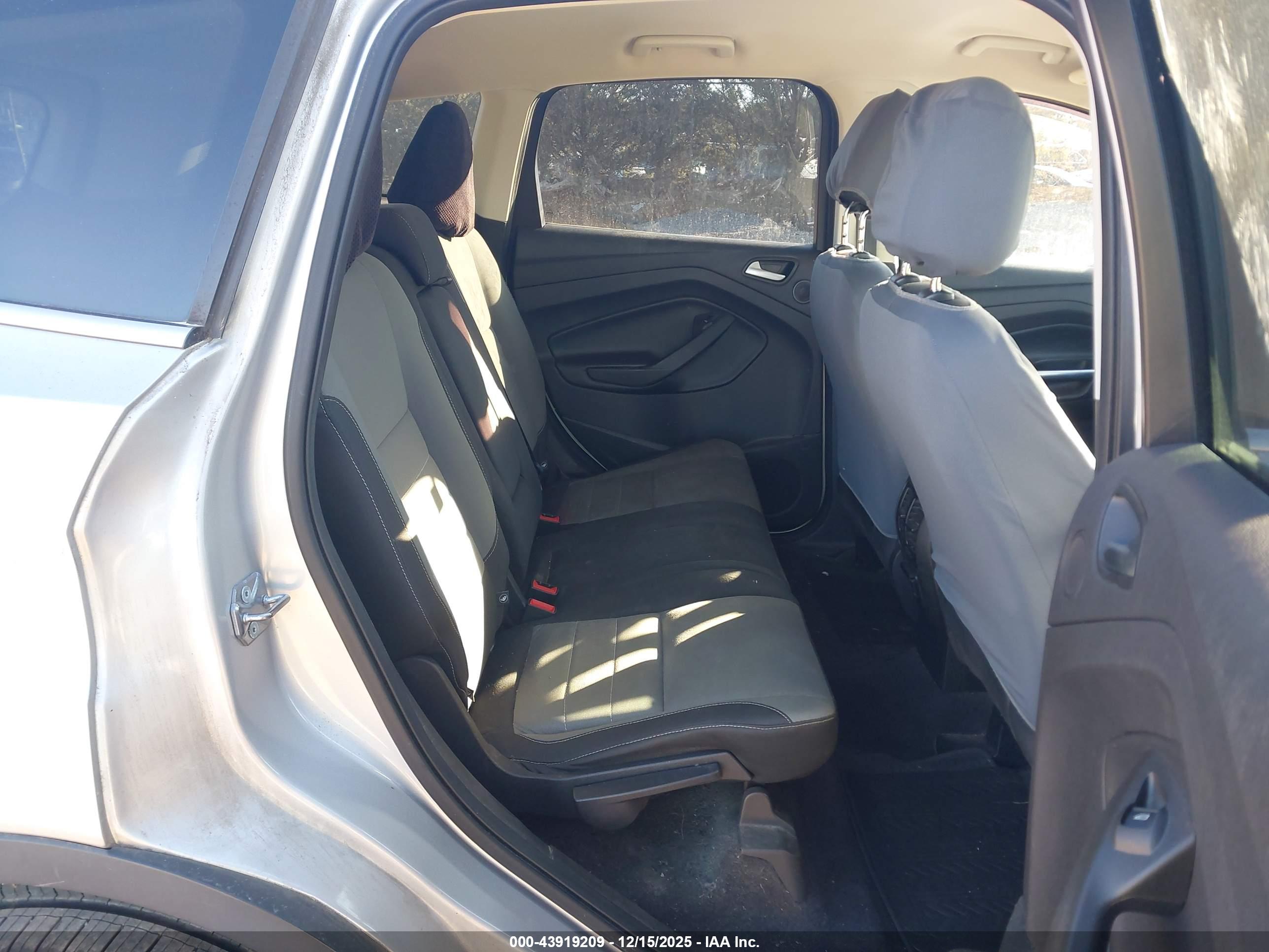 FORD ESCAPE image 8