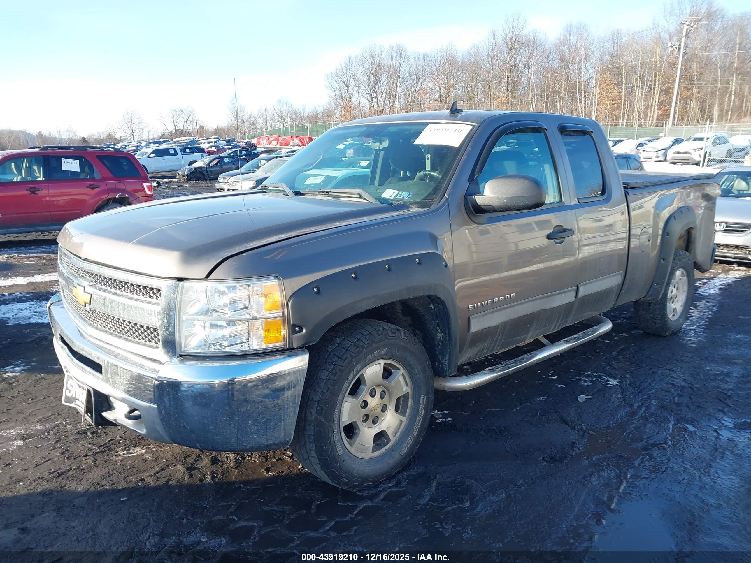 CHEVROLET SILVERADO image 2