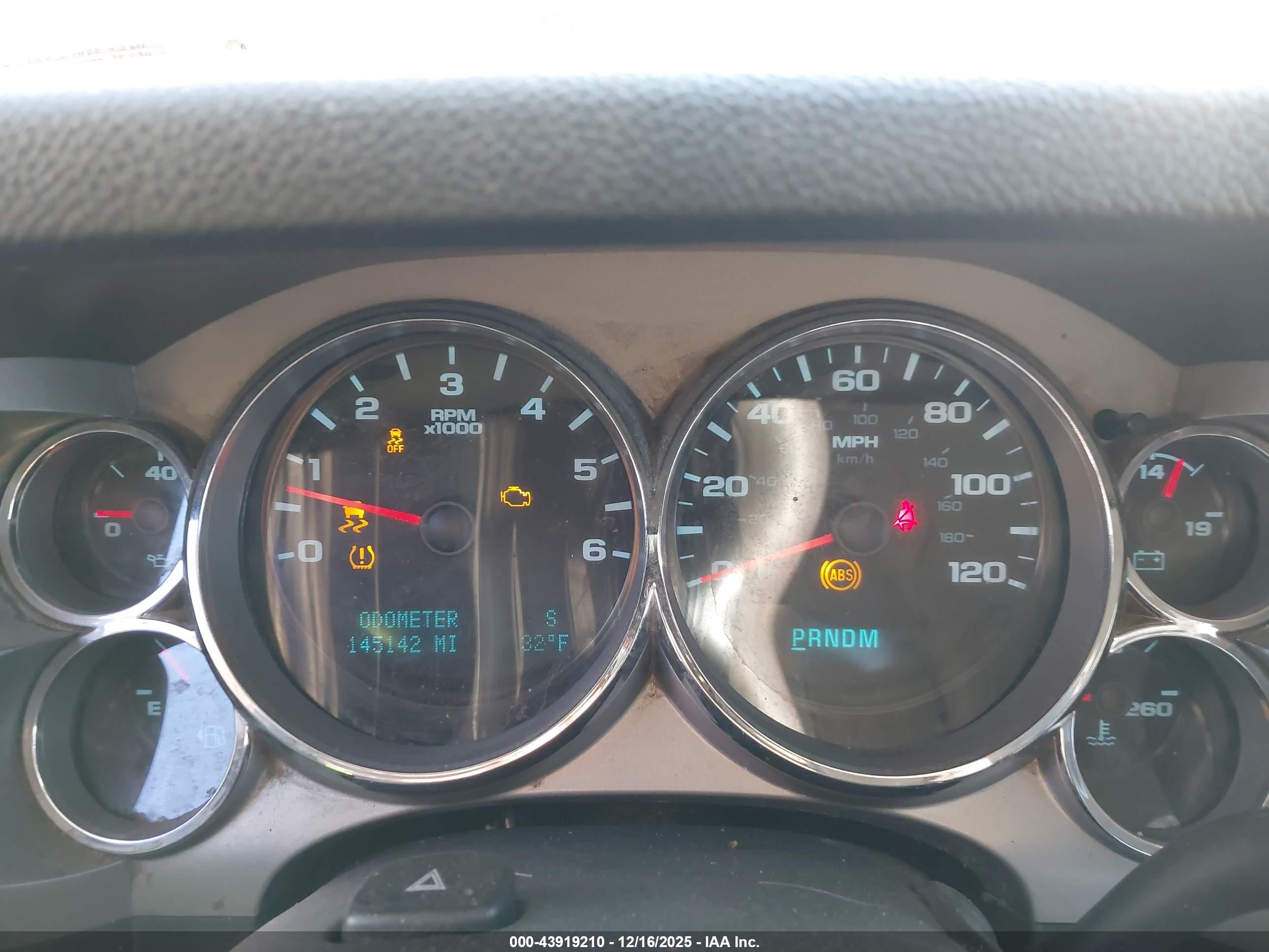 CHEVROLET SILVERADO image 7