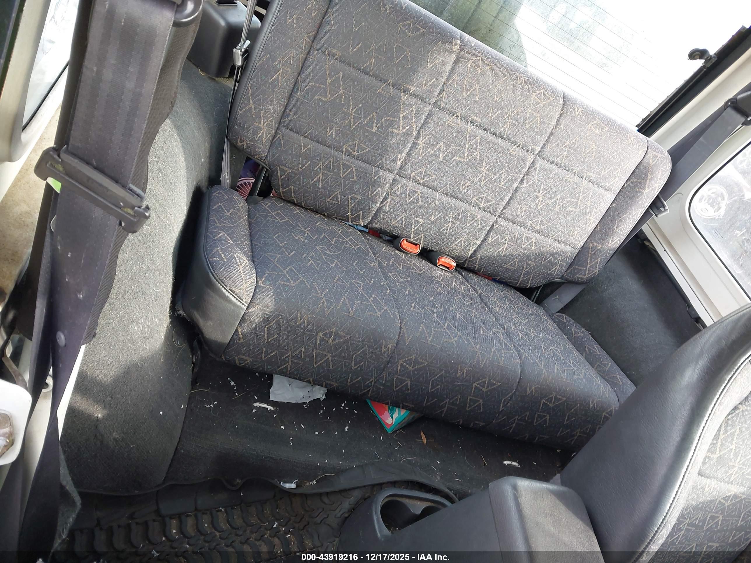 JEEP WRANGLER image 8