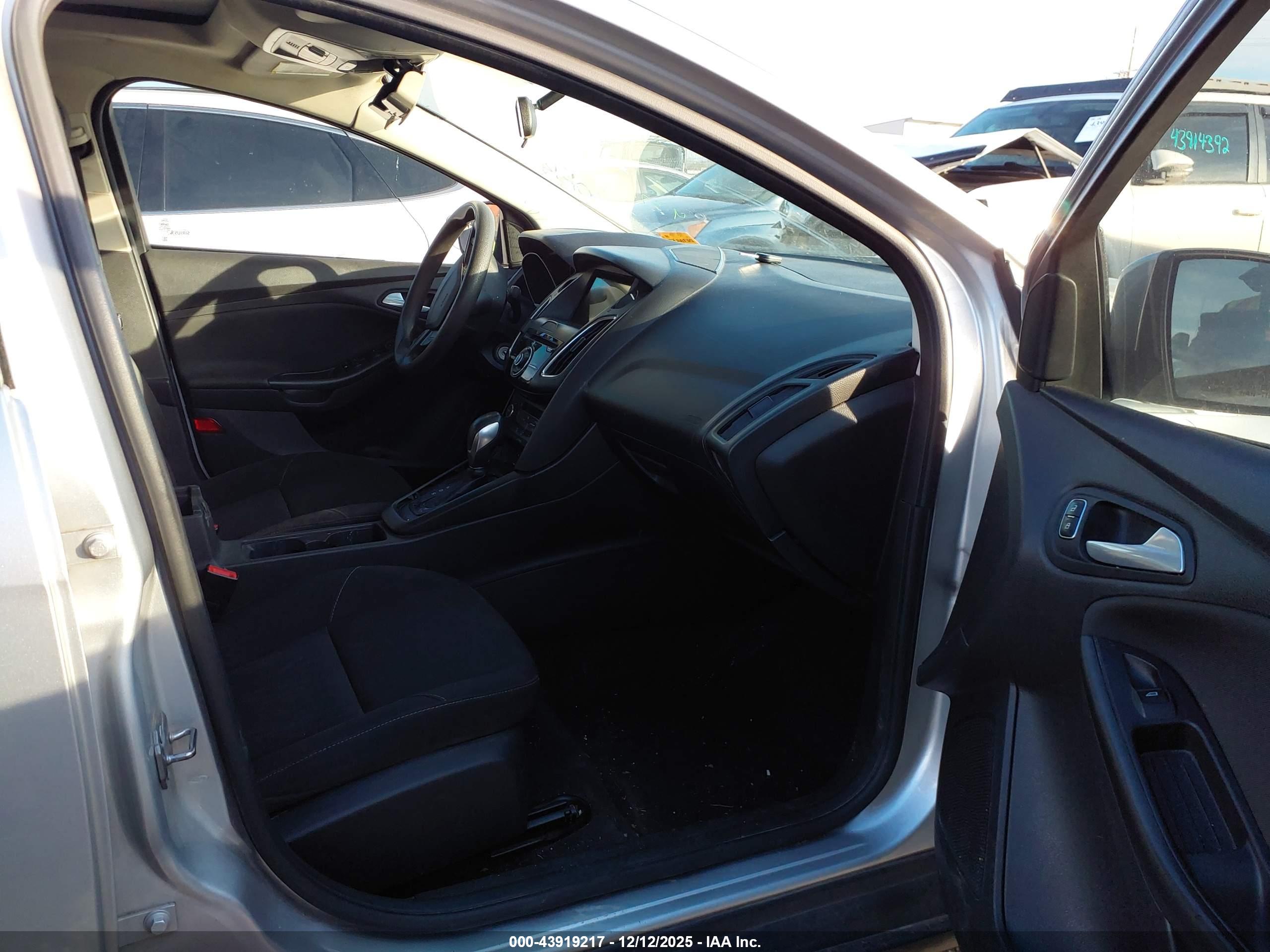 FORD FOCUS image 5