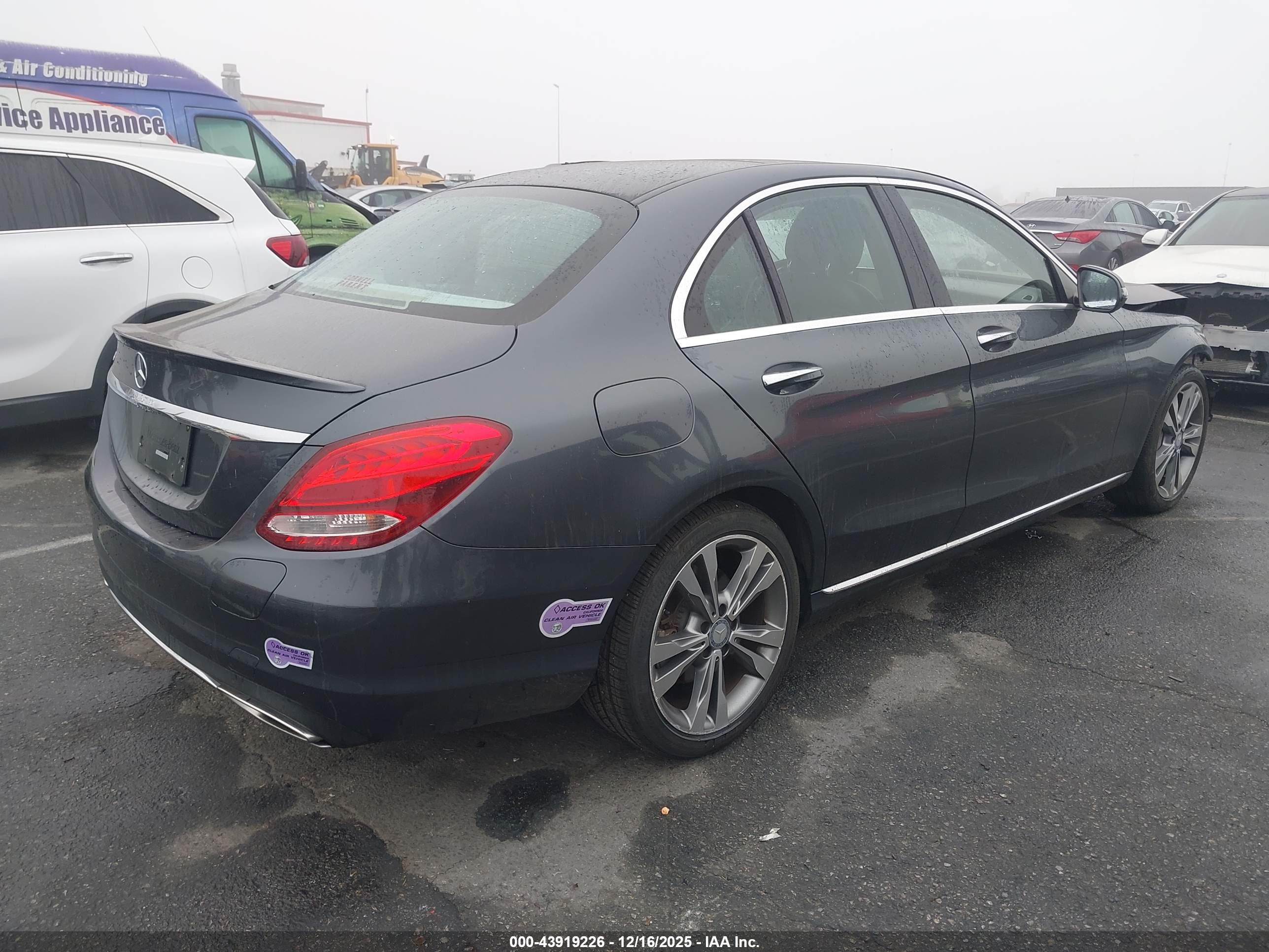 MERCEDES-BENZ C image 4