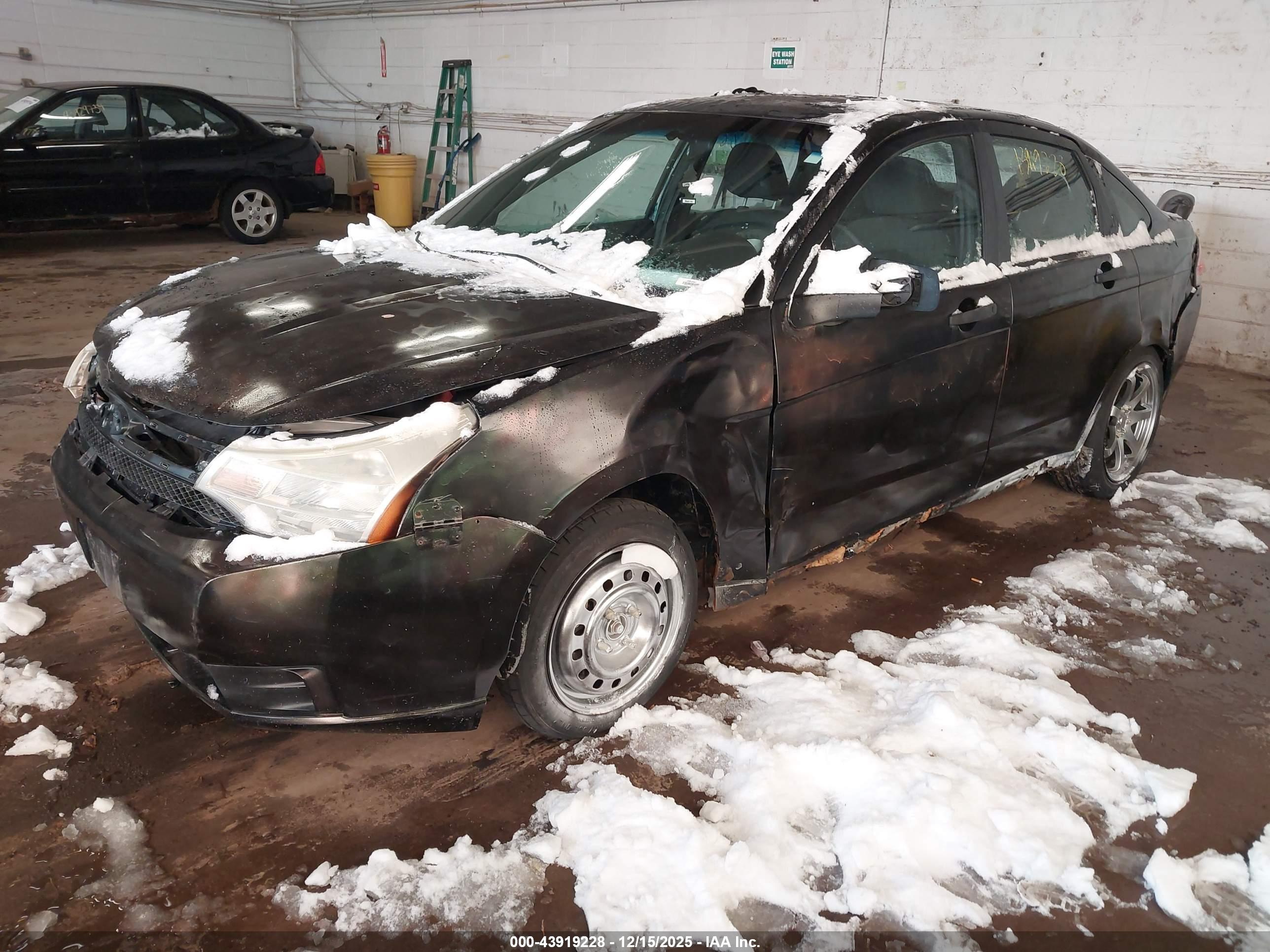 FORD FOCUS image 2