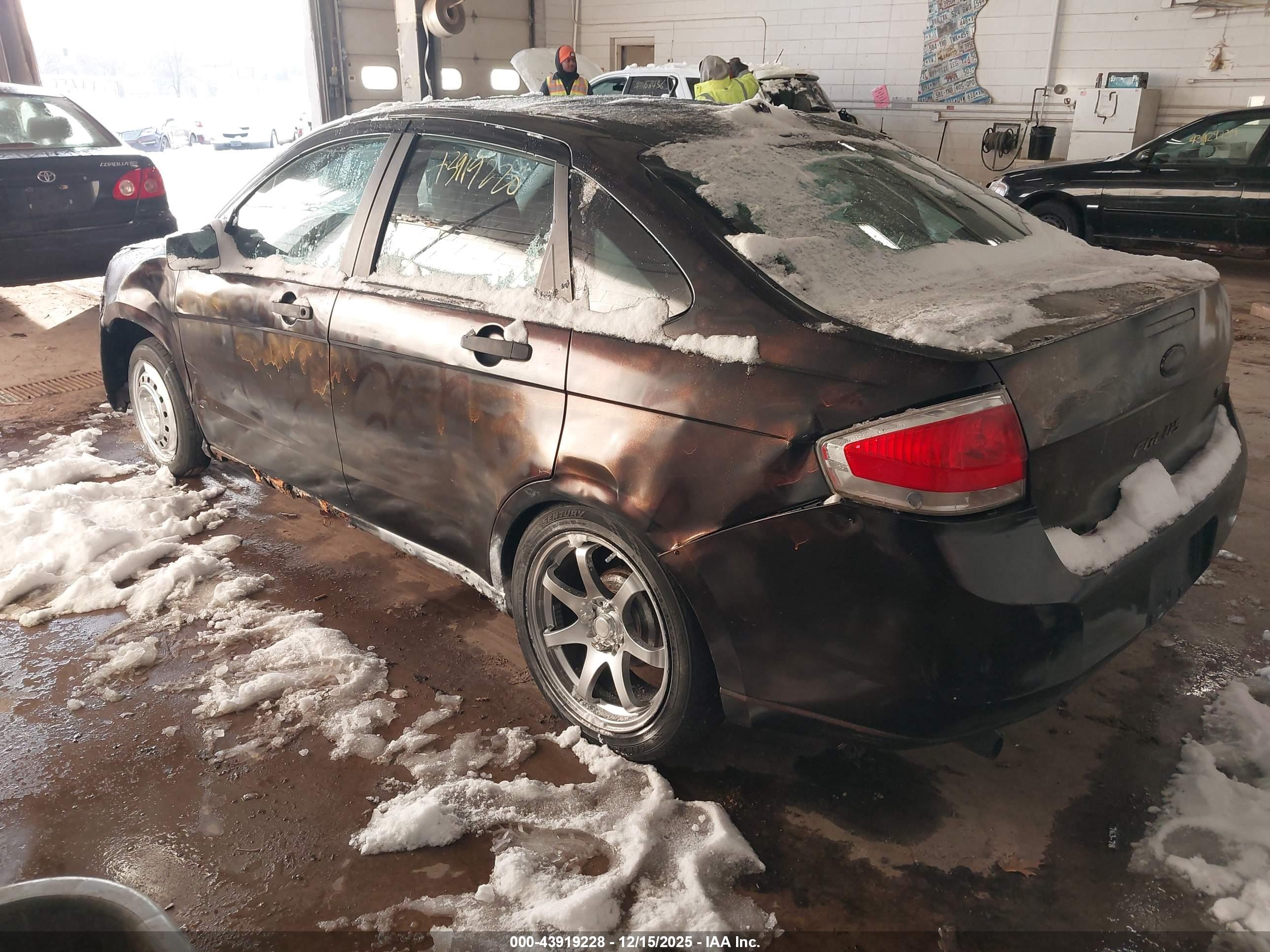 FORD FOCUS image 3