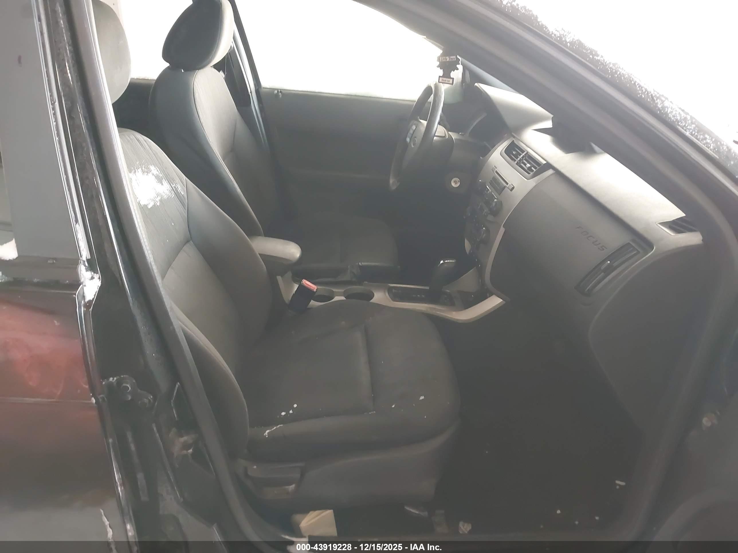 FORD FOCUS image 5