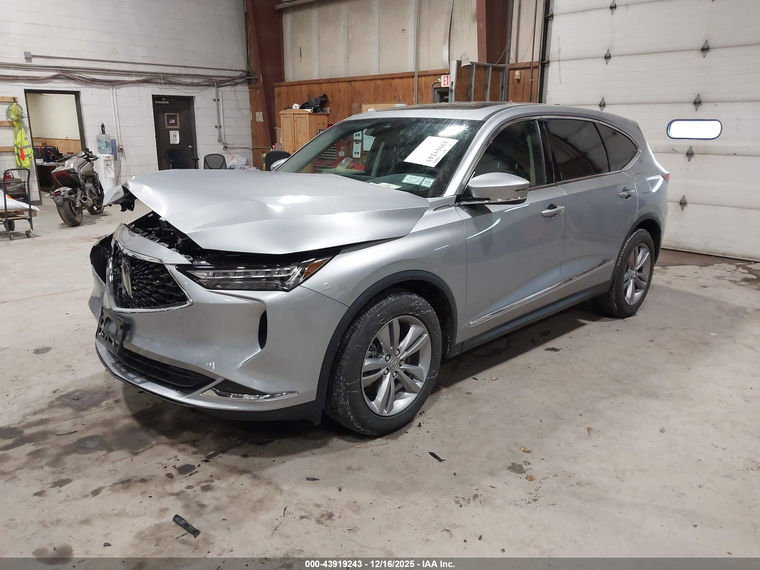 ACURA MDX image 2
