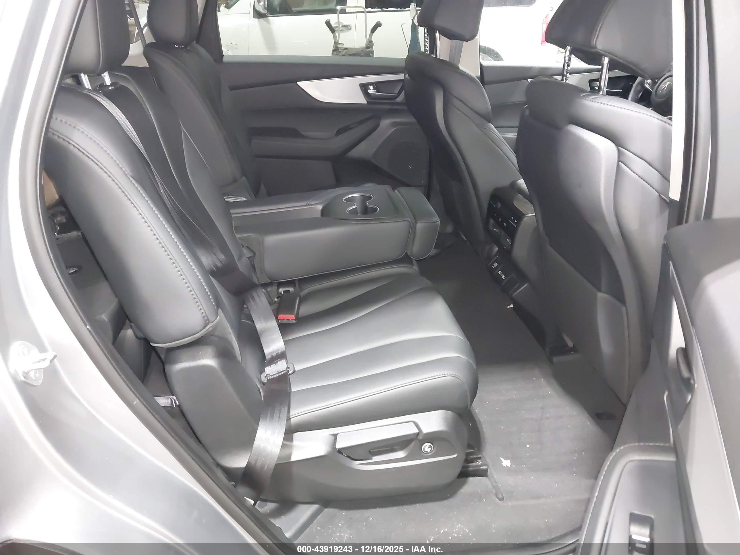 ACURA MDX image 8