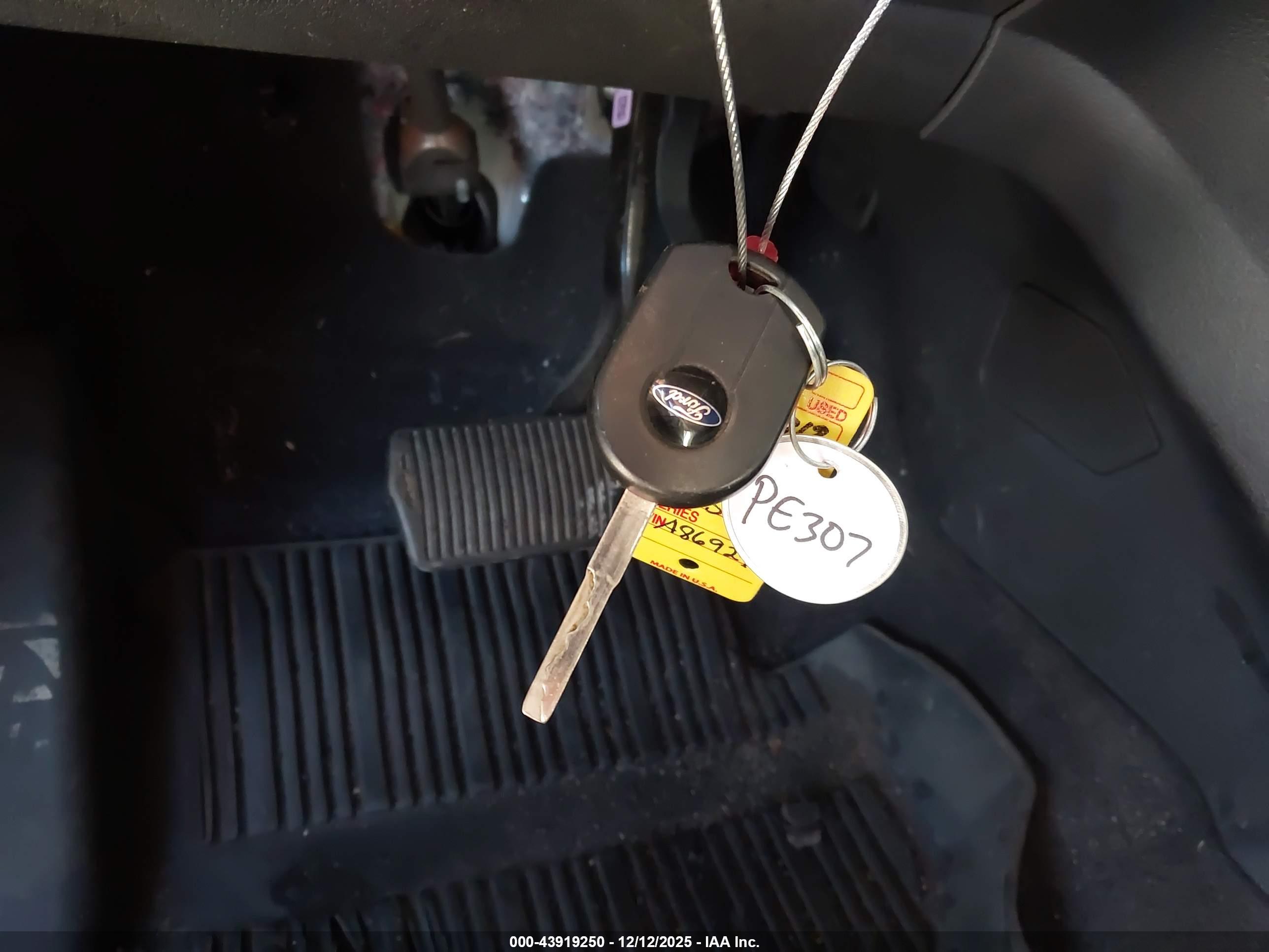 FORD ESCAPE image 11