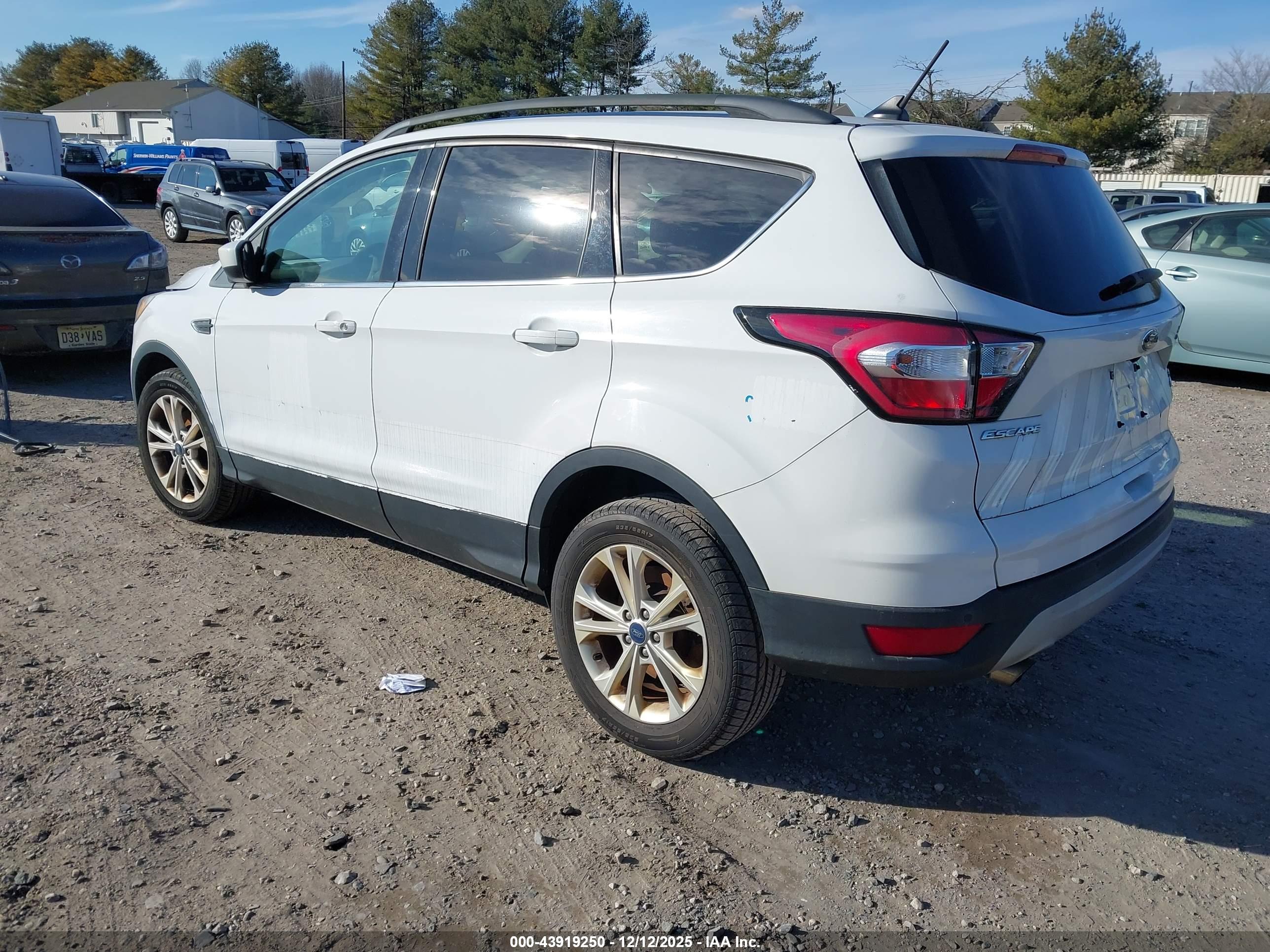 FORD ESCAPE image 3
