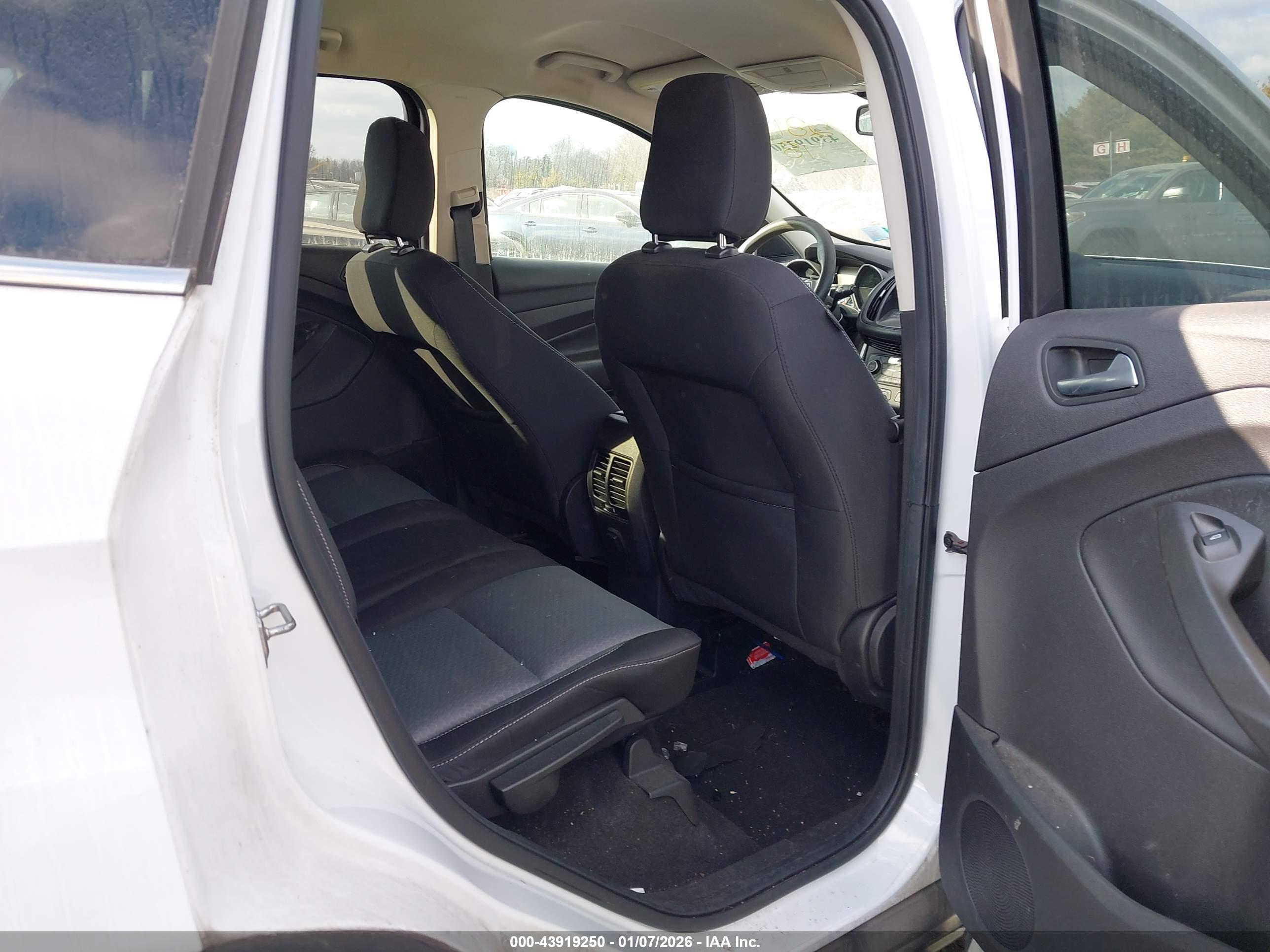 FORD ESCAPE image 8