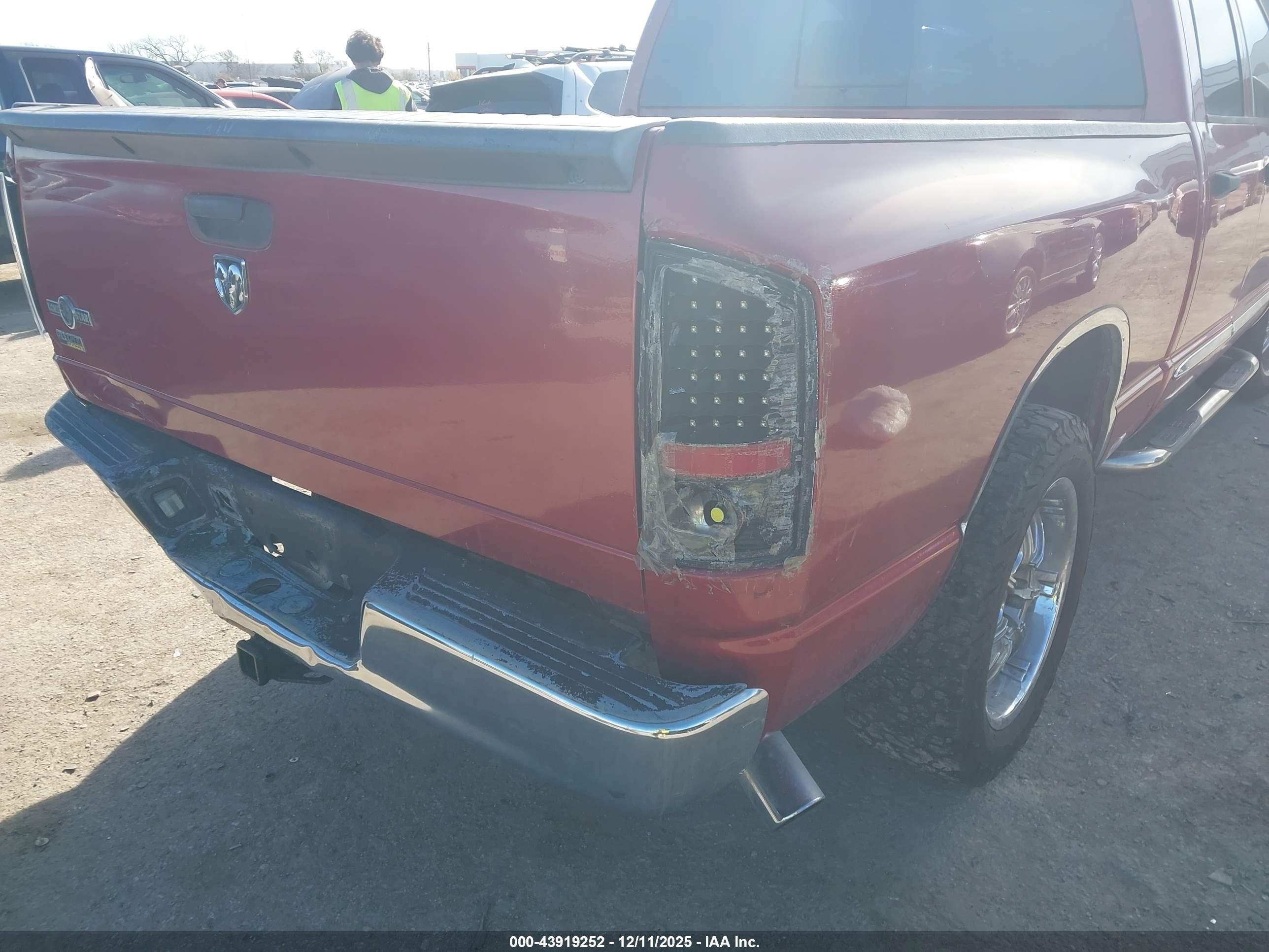 DODGE RAM image 6