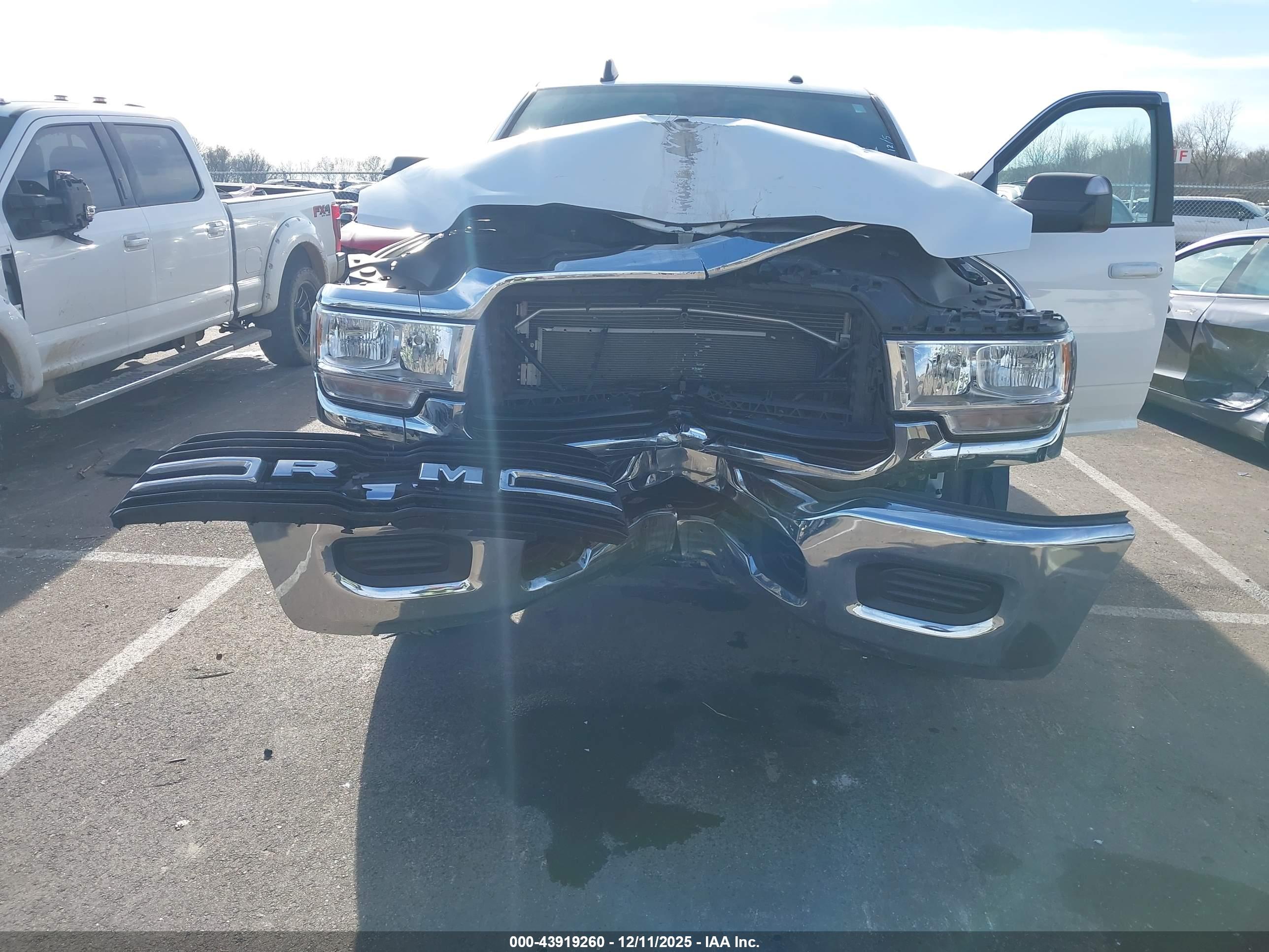 RAM 2500 image 6