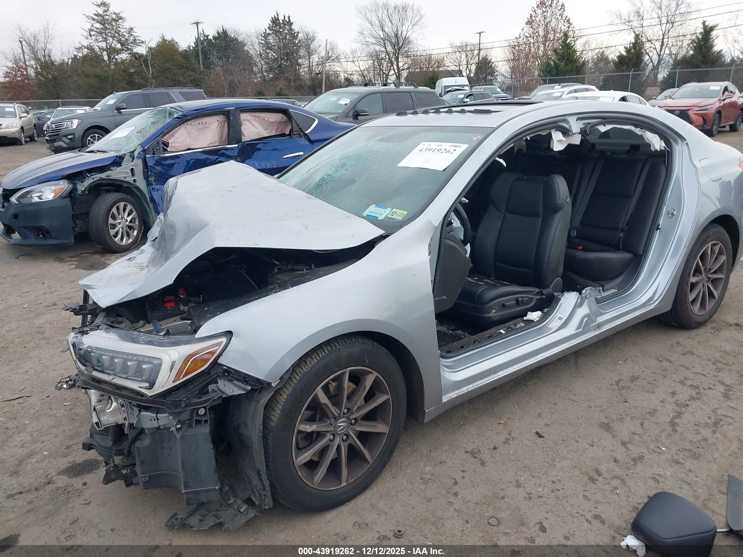 ACURA TLX image 2