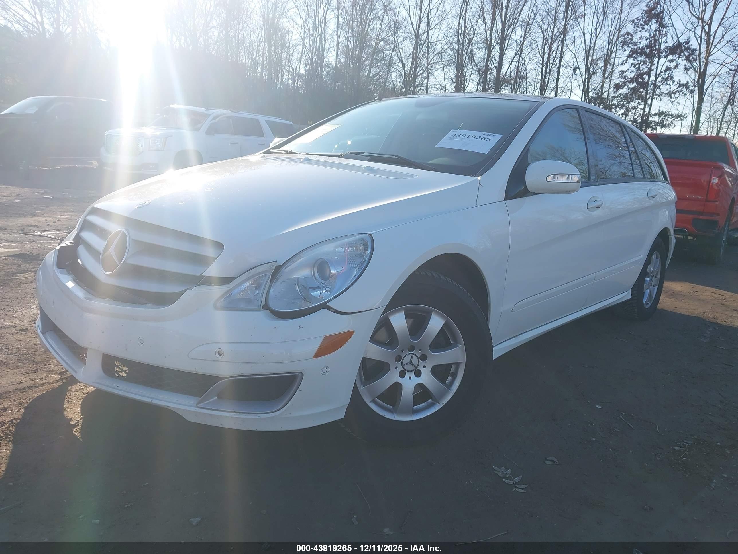 MERCEDES-BENZ R image 2