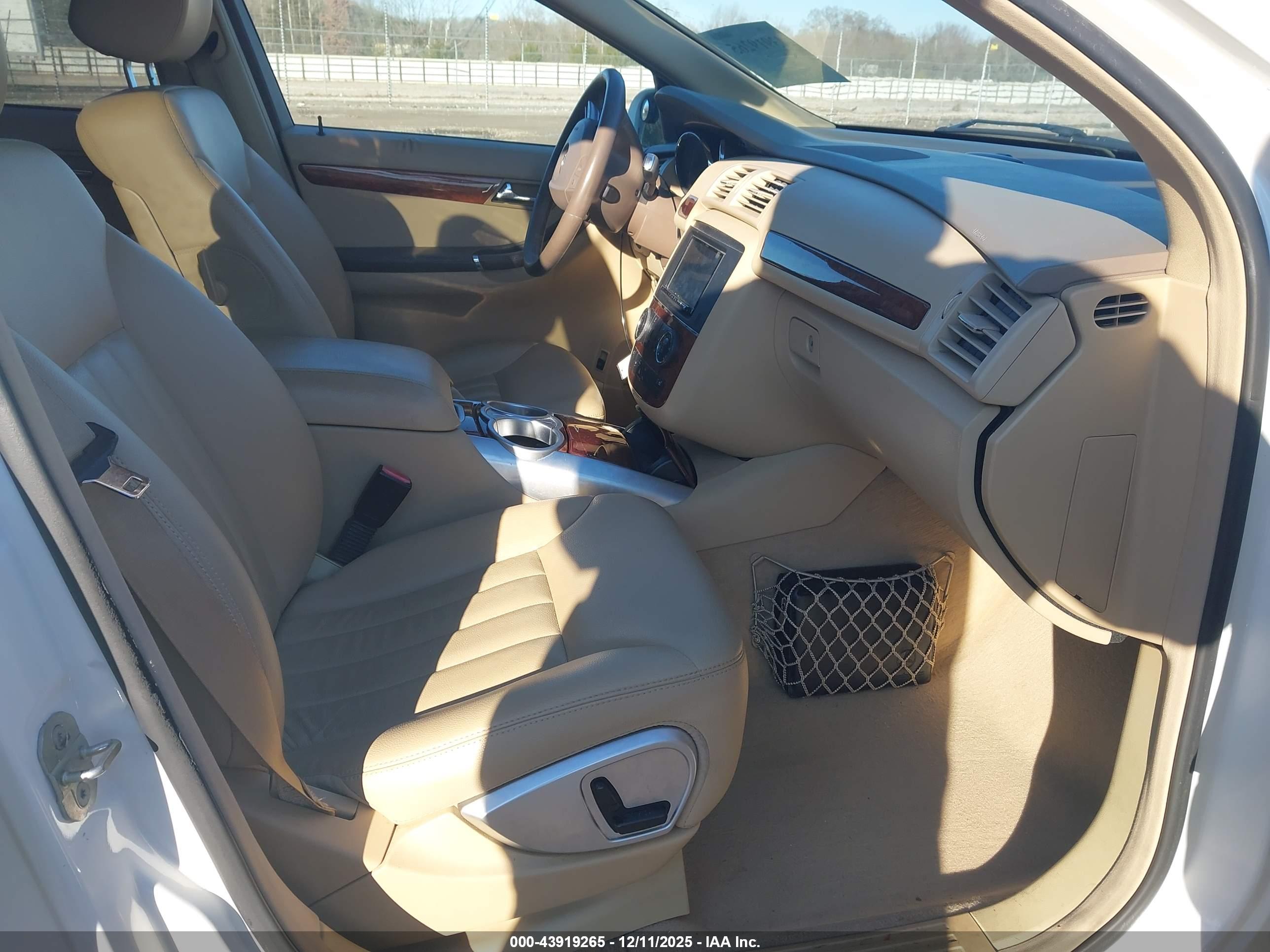 MERCEDES-BENZ R image 5