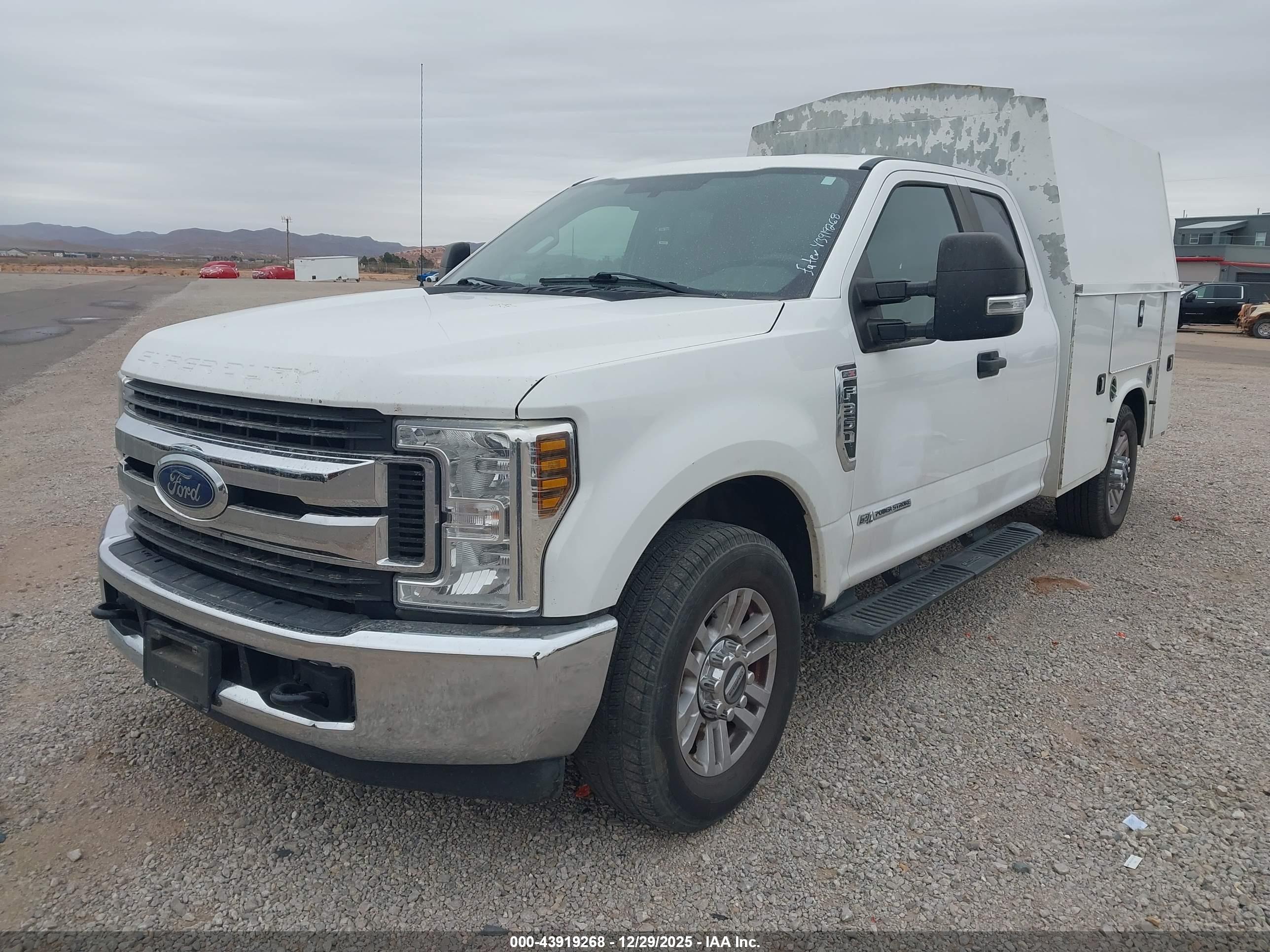 FORD F-350 image 2