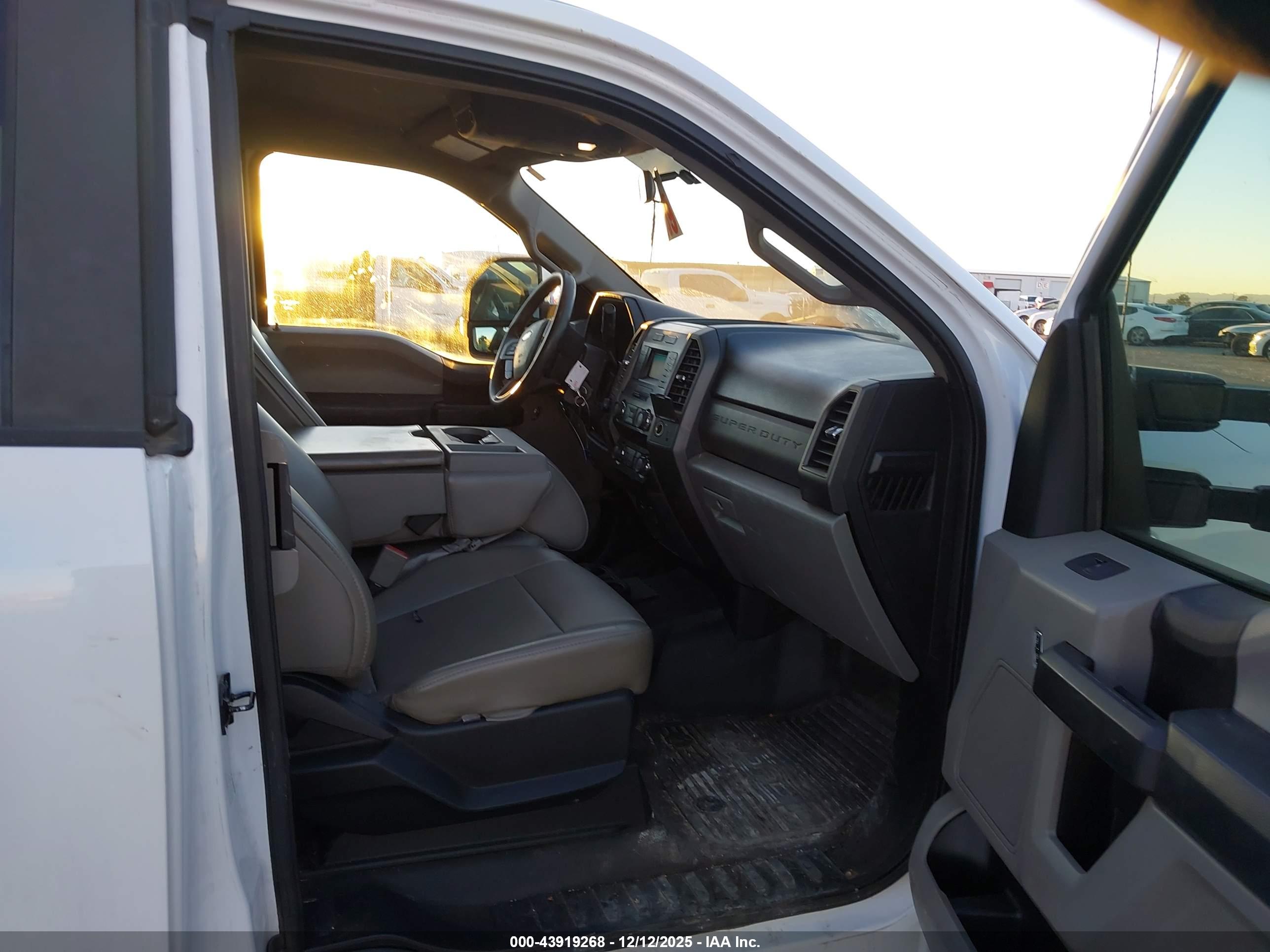 FORD F-350 image 5