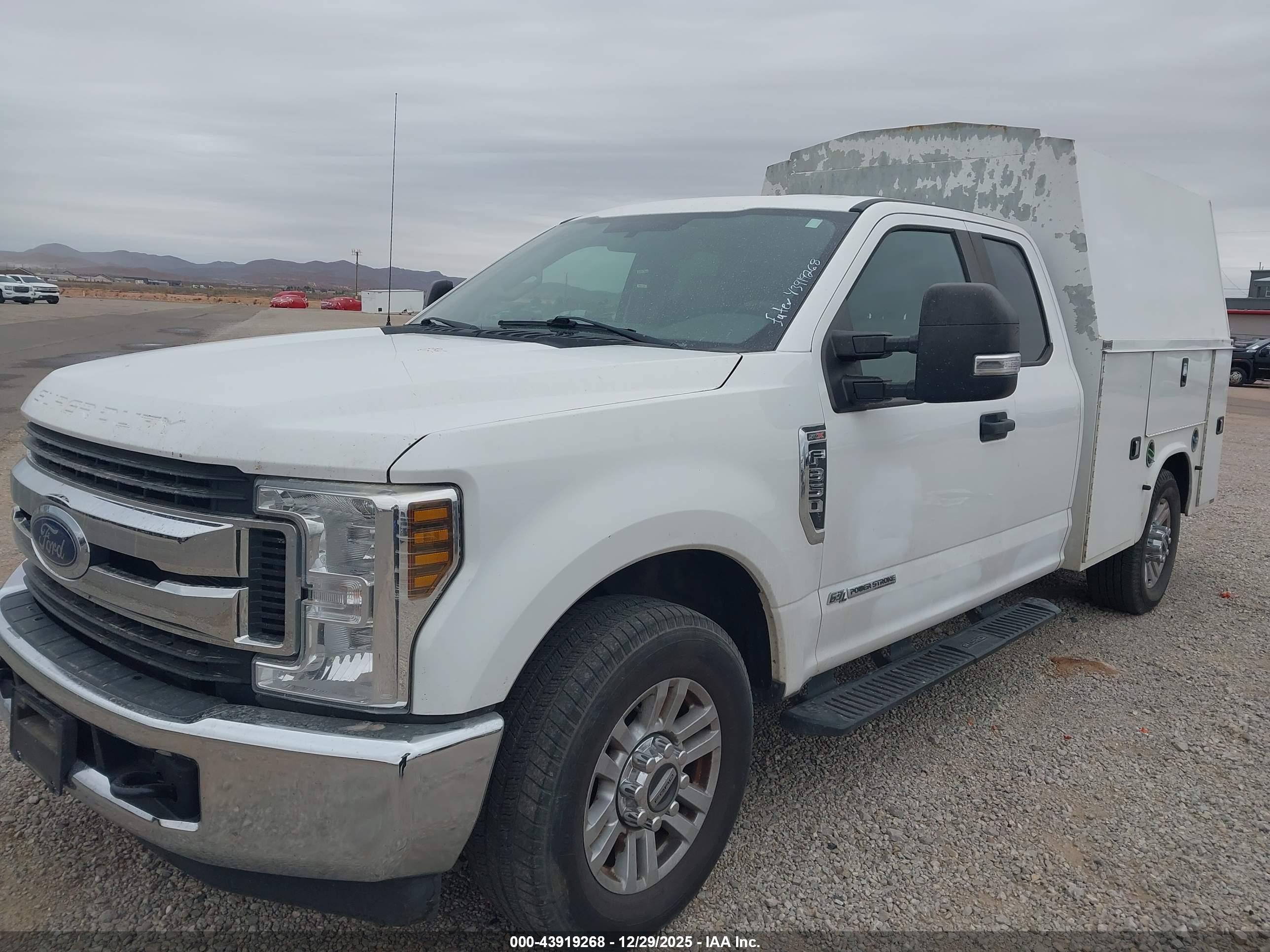 FORD F-350 image 6