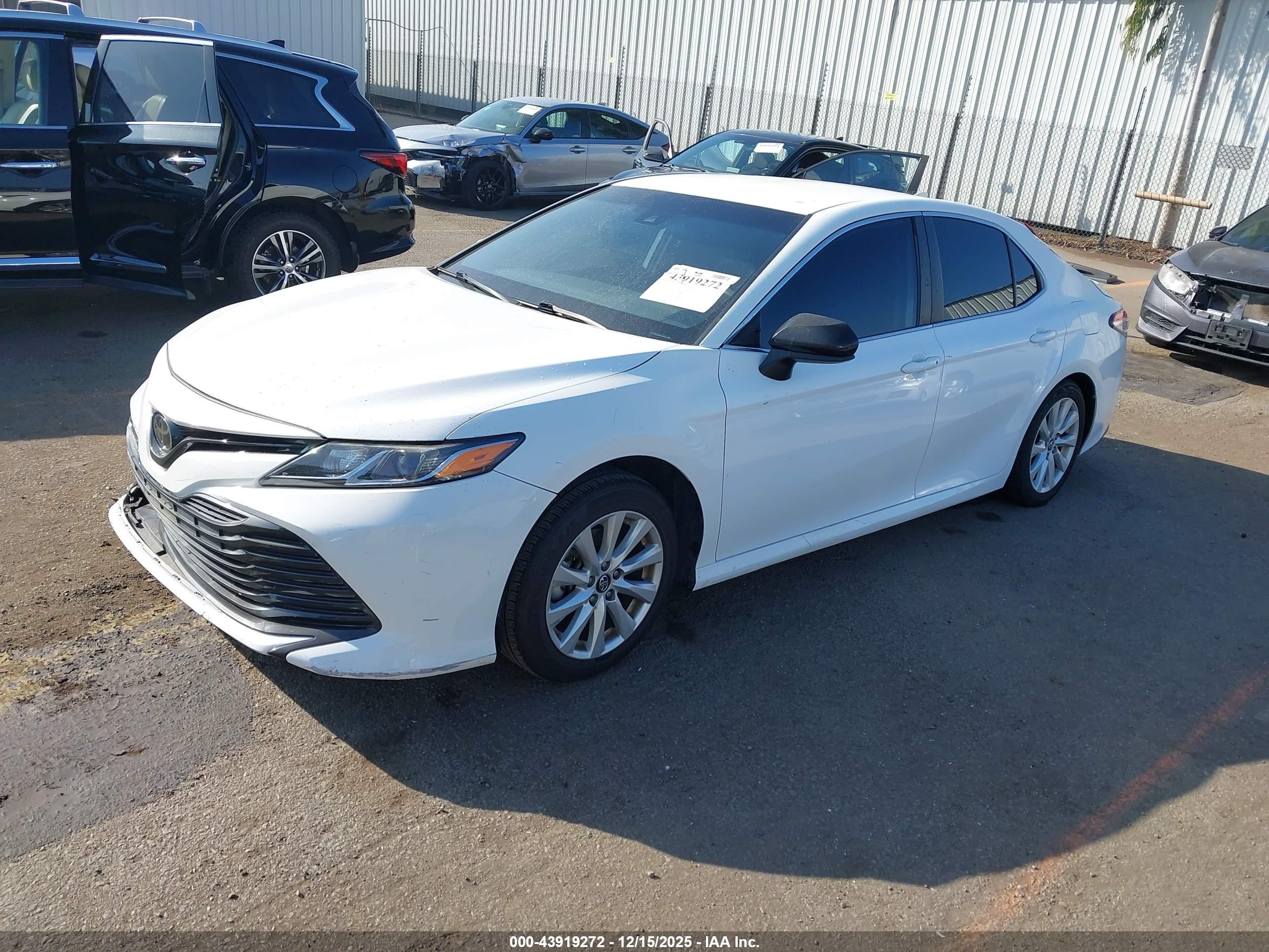 TOYOTA CAMRY image 2