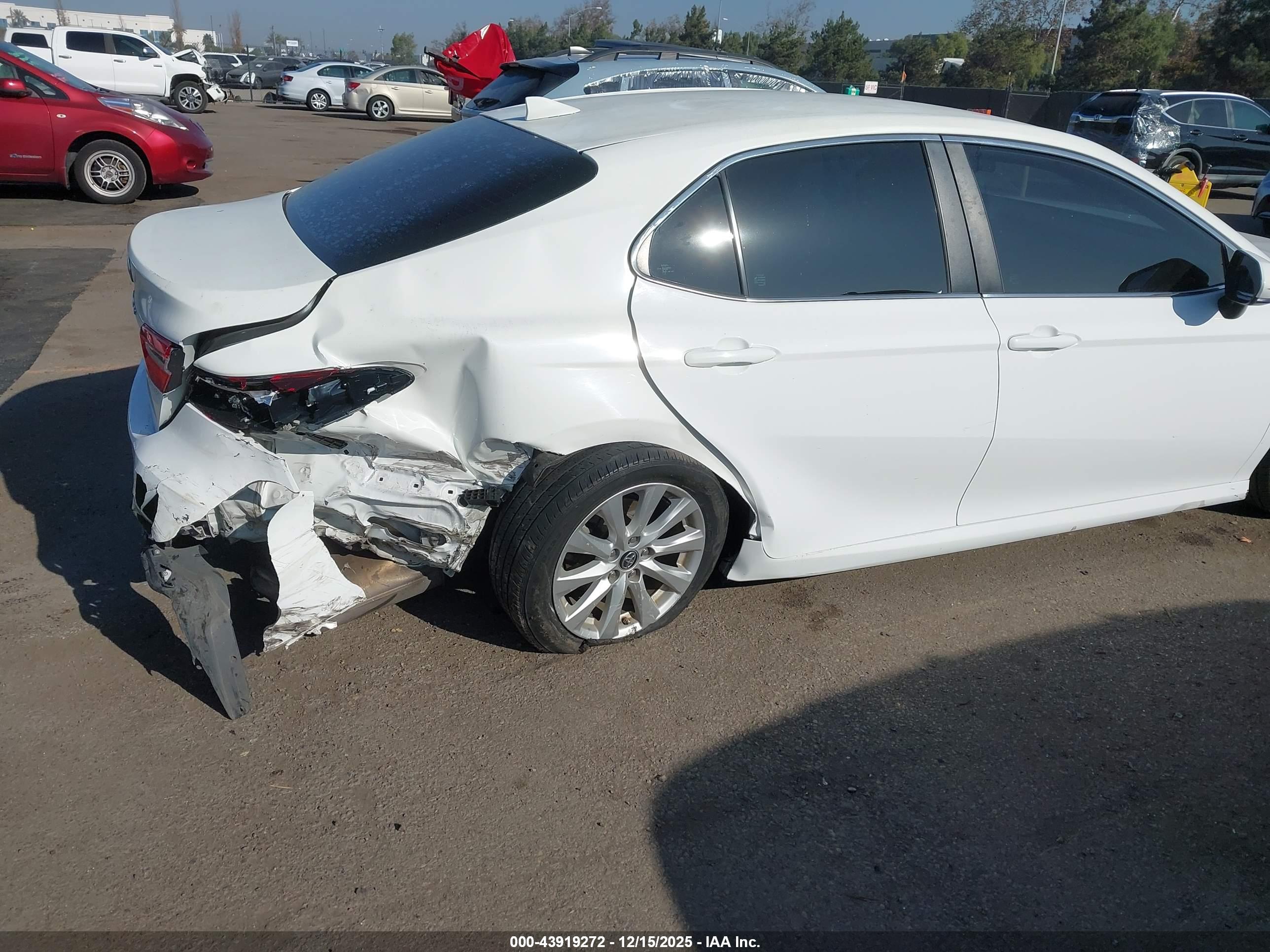 TOYOTA CAMRY image 6