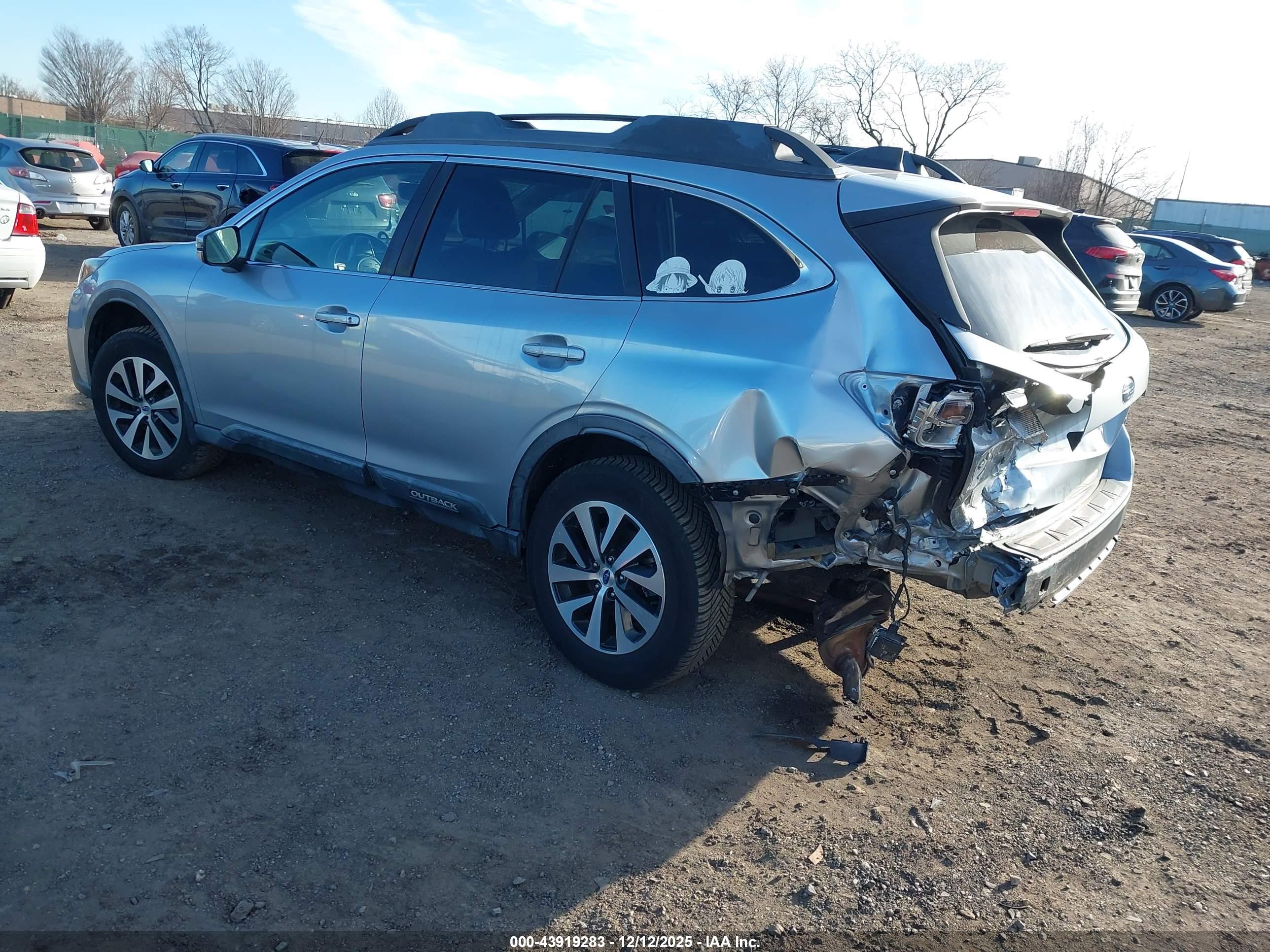 SUBARU OUTBACK image 3
