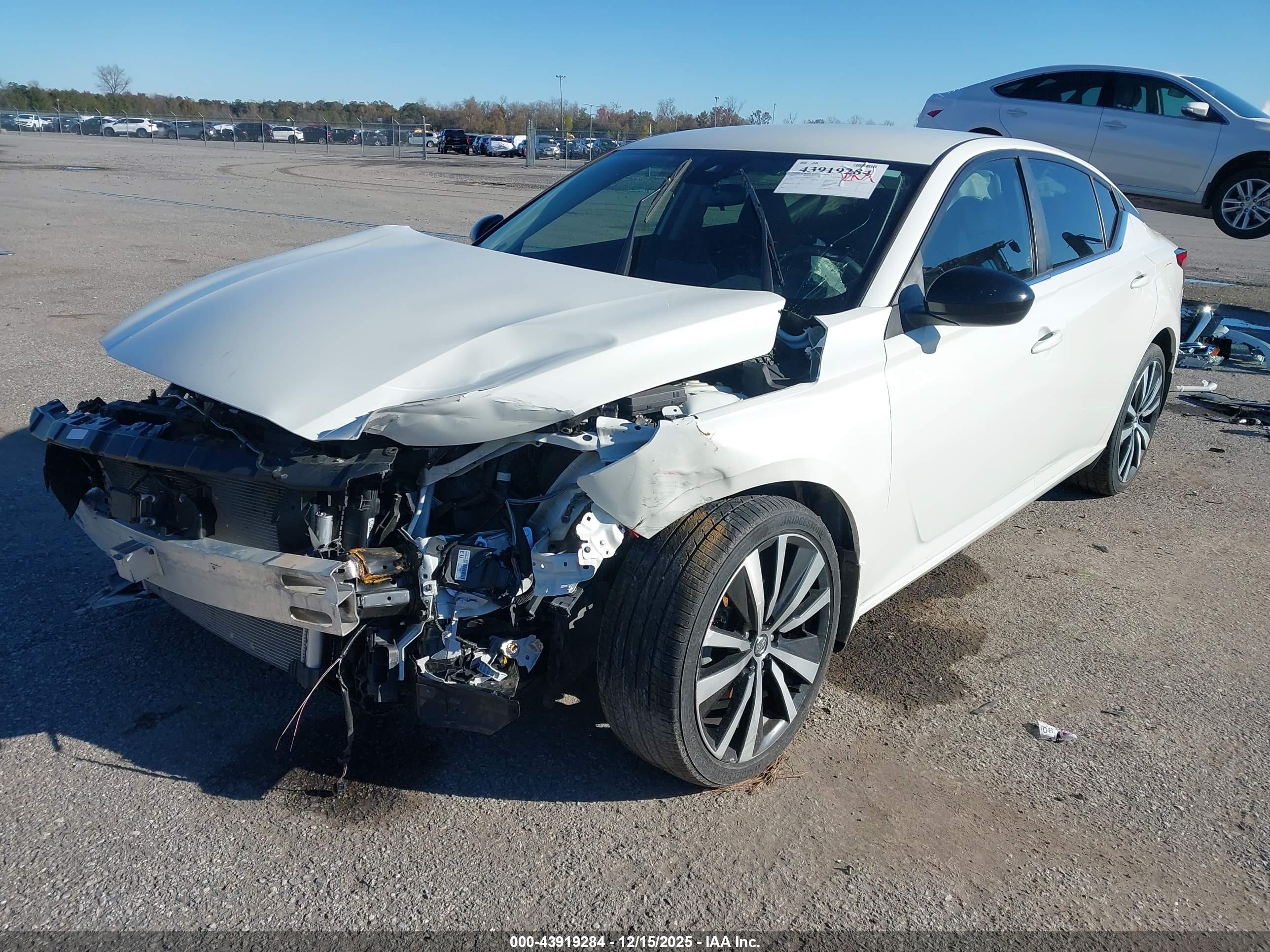 NISSAN ALTIMA image 2