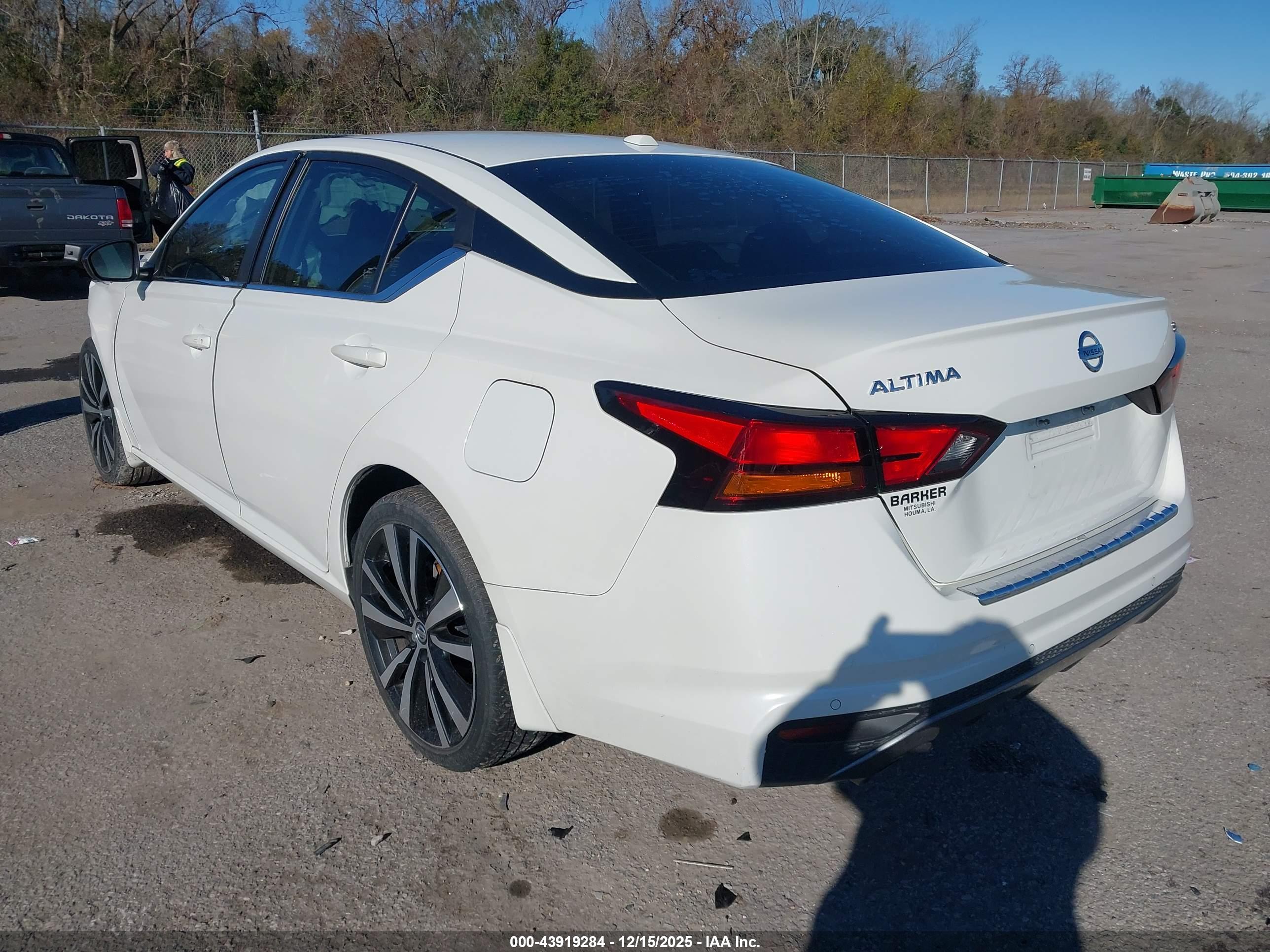 NISSAN ALTIMA image 3