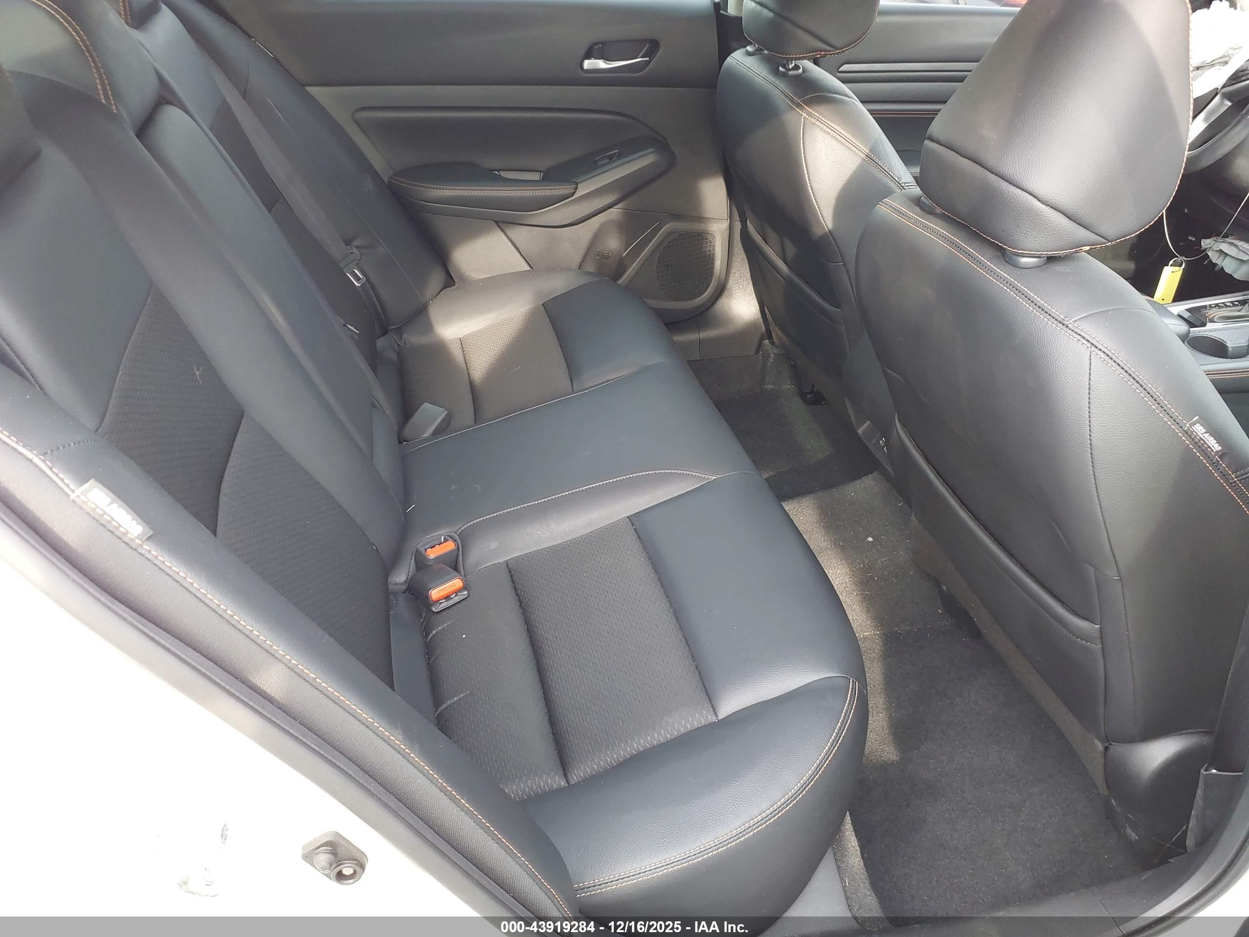 NISSAN ALTIMA image 8