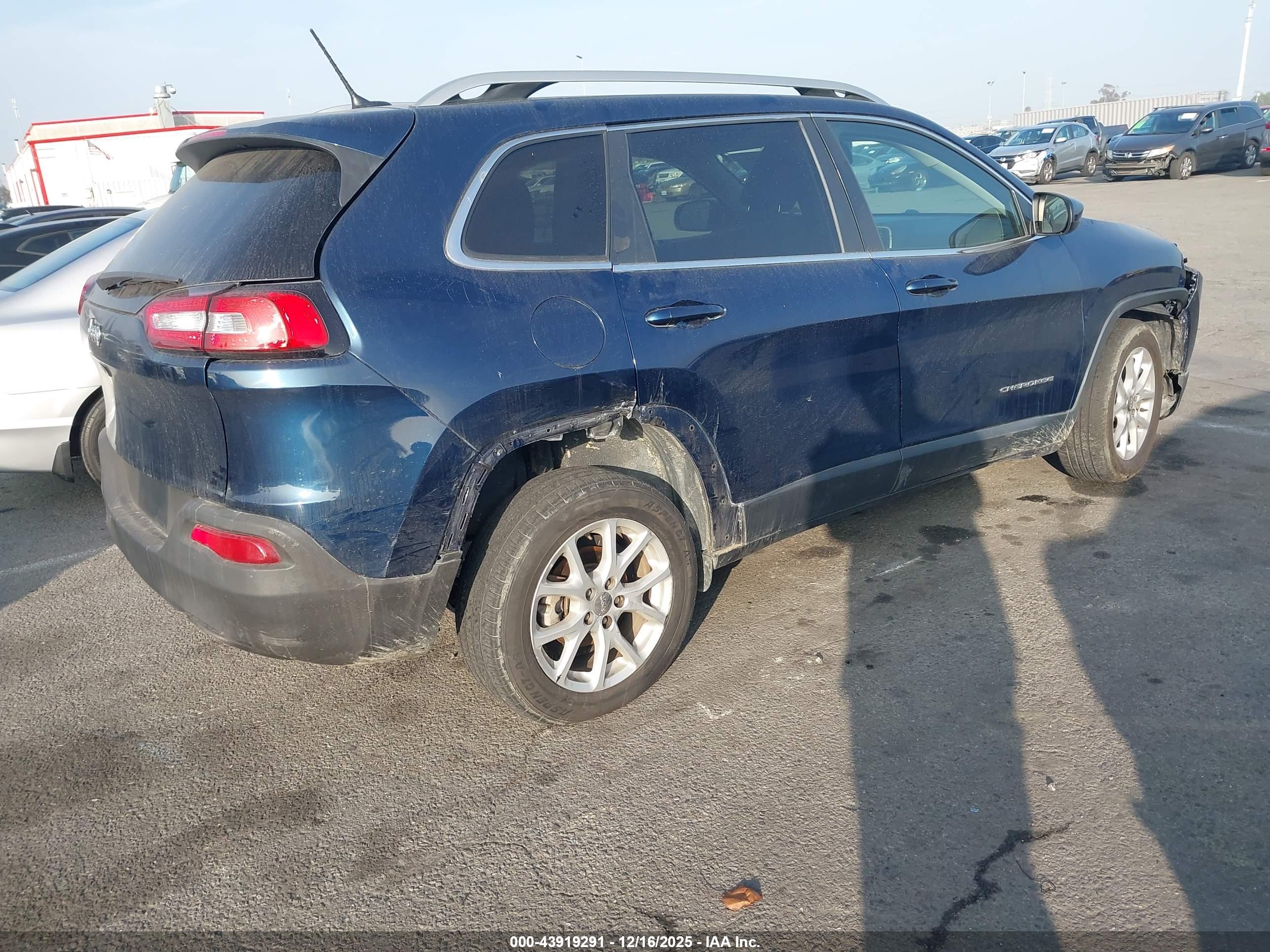 JEEP CHEROKEE image 4