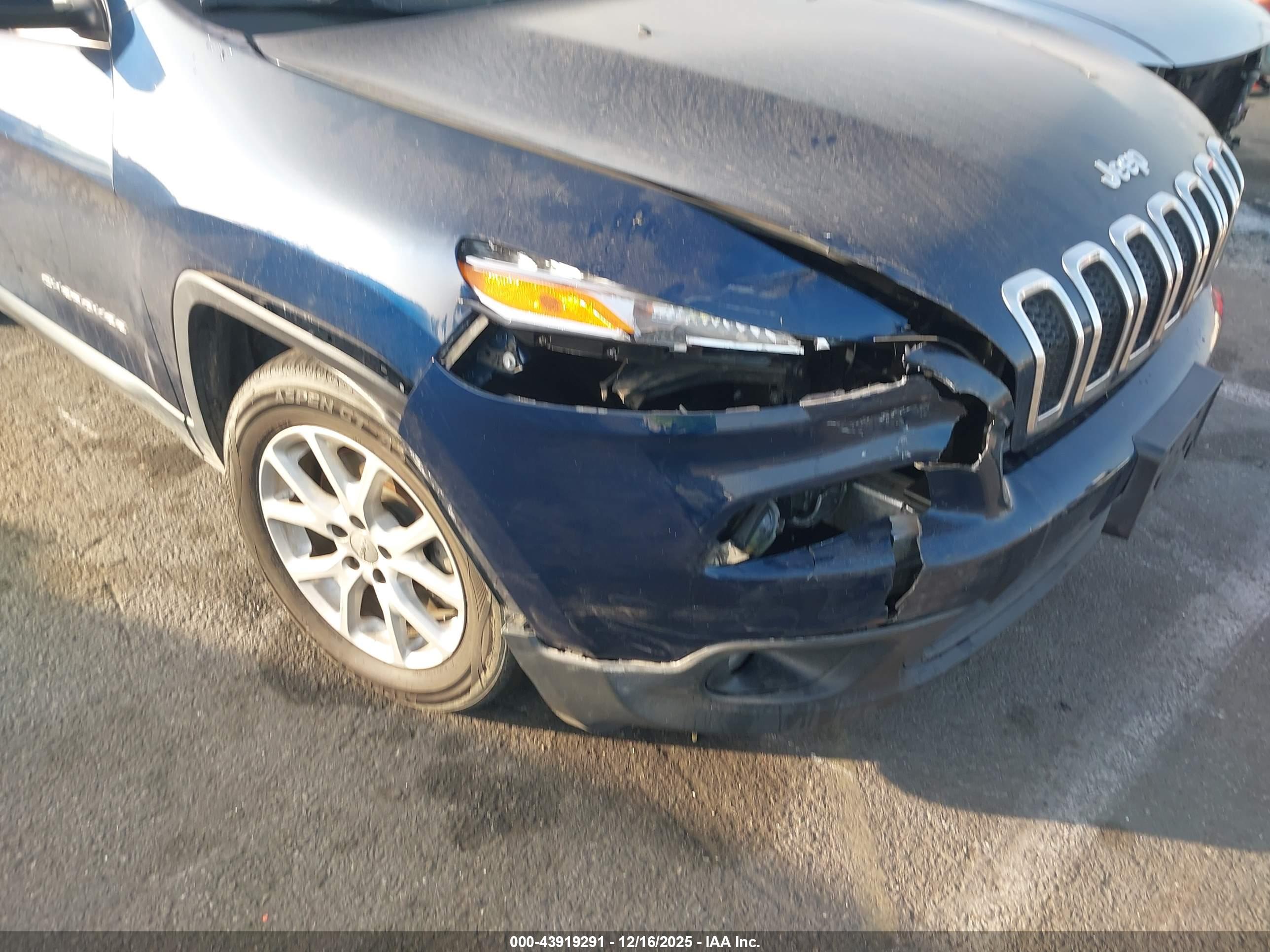 JEEP CHEROKEE image 6