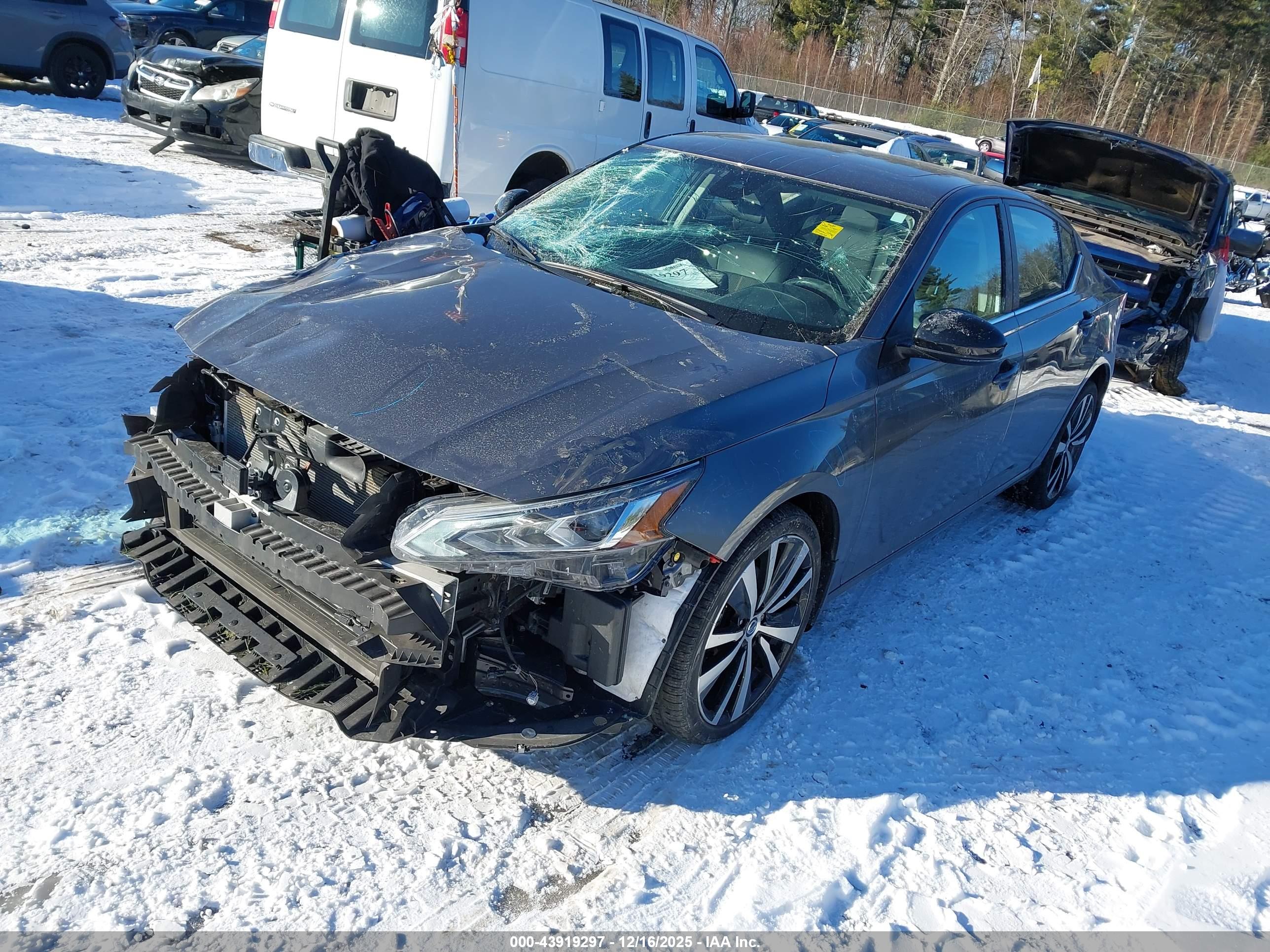 NISSAN ALTIMA image 2