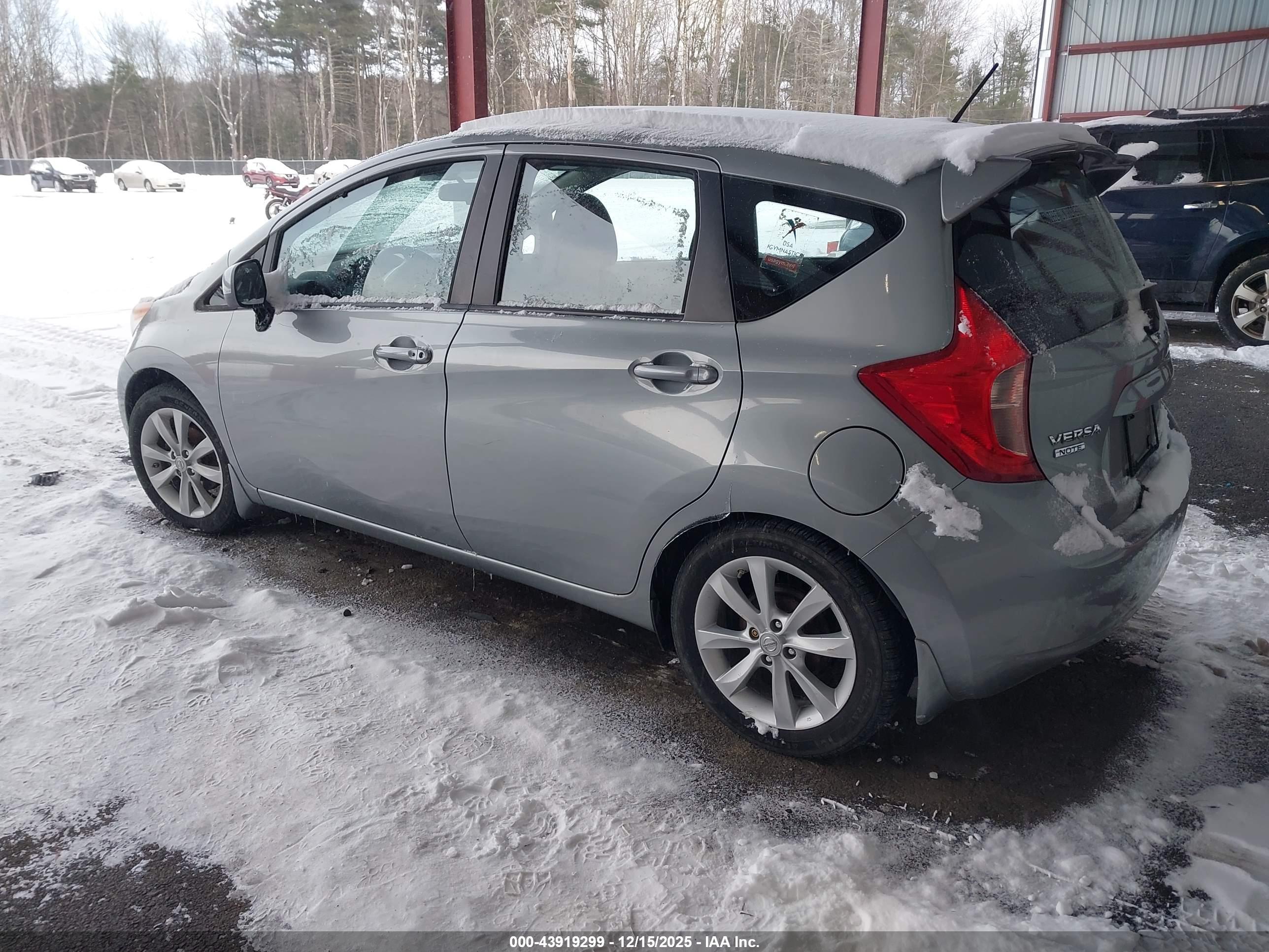NISSAN VERSA image 3